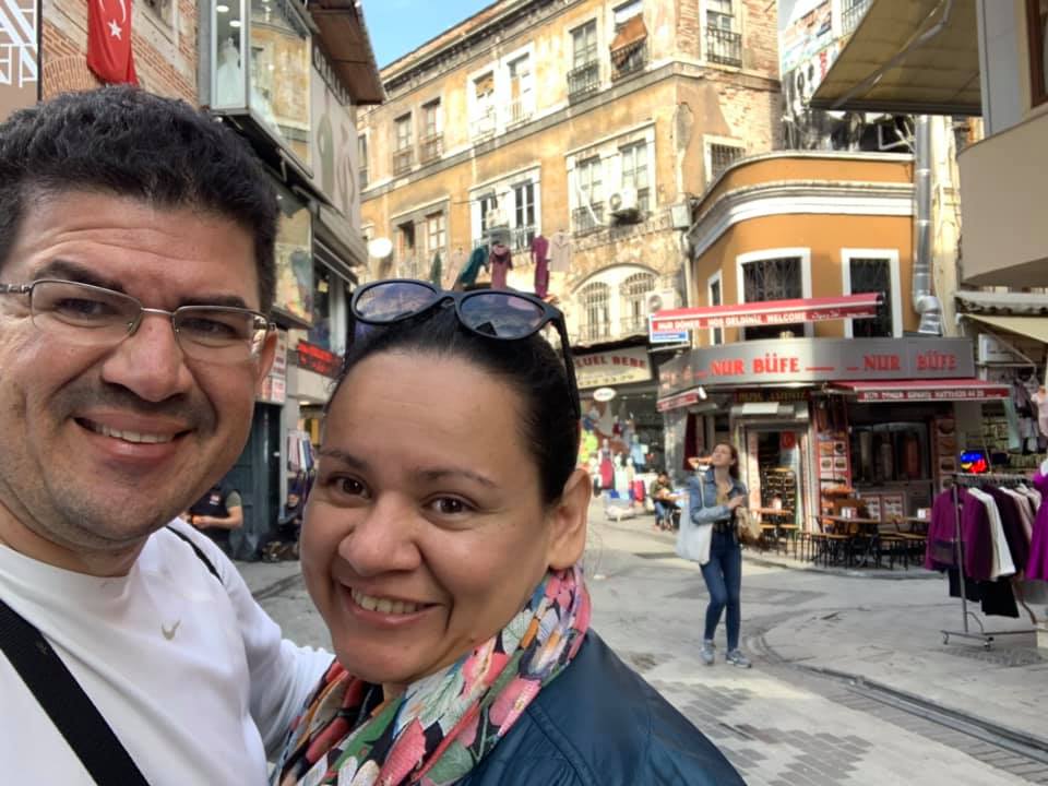 Jairo Villegas y Nancy Díaz en Estambul, Turquía. Fotografía: Jairo Villegas S.