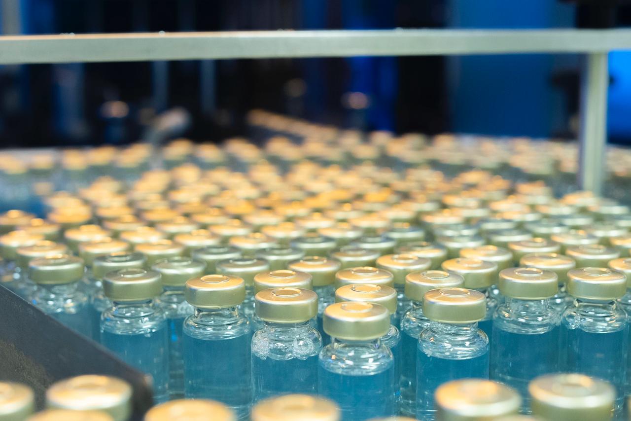 El producto vendría en frascos de 50 ml con el anticuerpo necesario para neutralizar la acción del virus. Fotografía: UCR