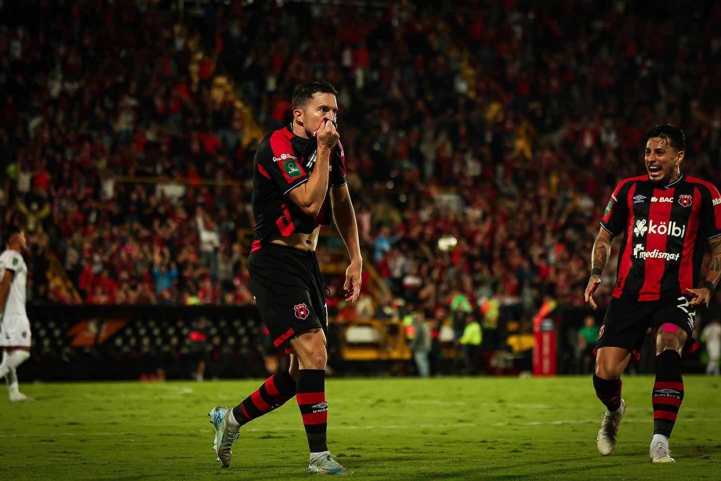 Bryan Oviedo abrió su corazón al despedirse de Alajuelense | La Nación
