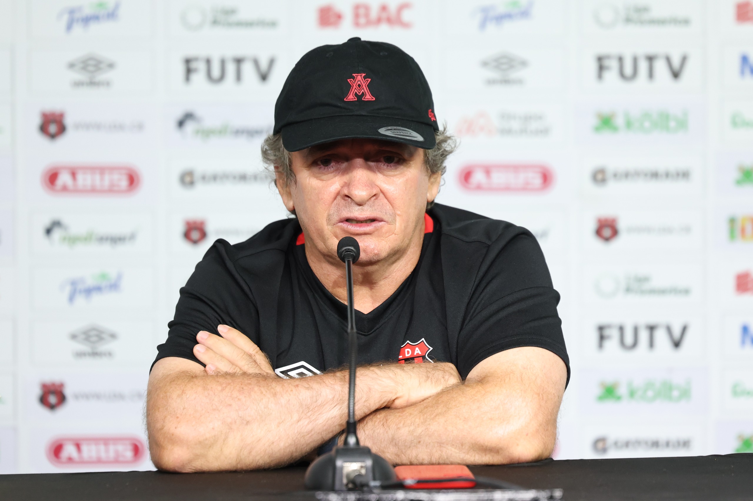 Óscar Ramírez cree ya es hora de que Liga Deportiva Alajuelense acabe con una racha sin victorias en el Estadio Ricardo Saprissa.