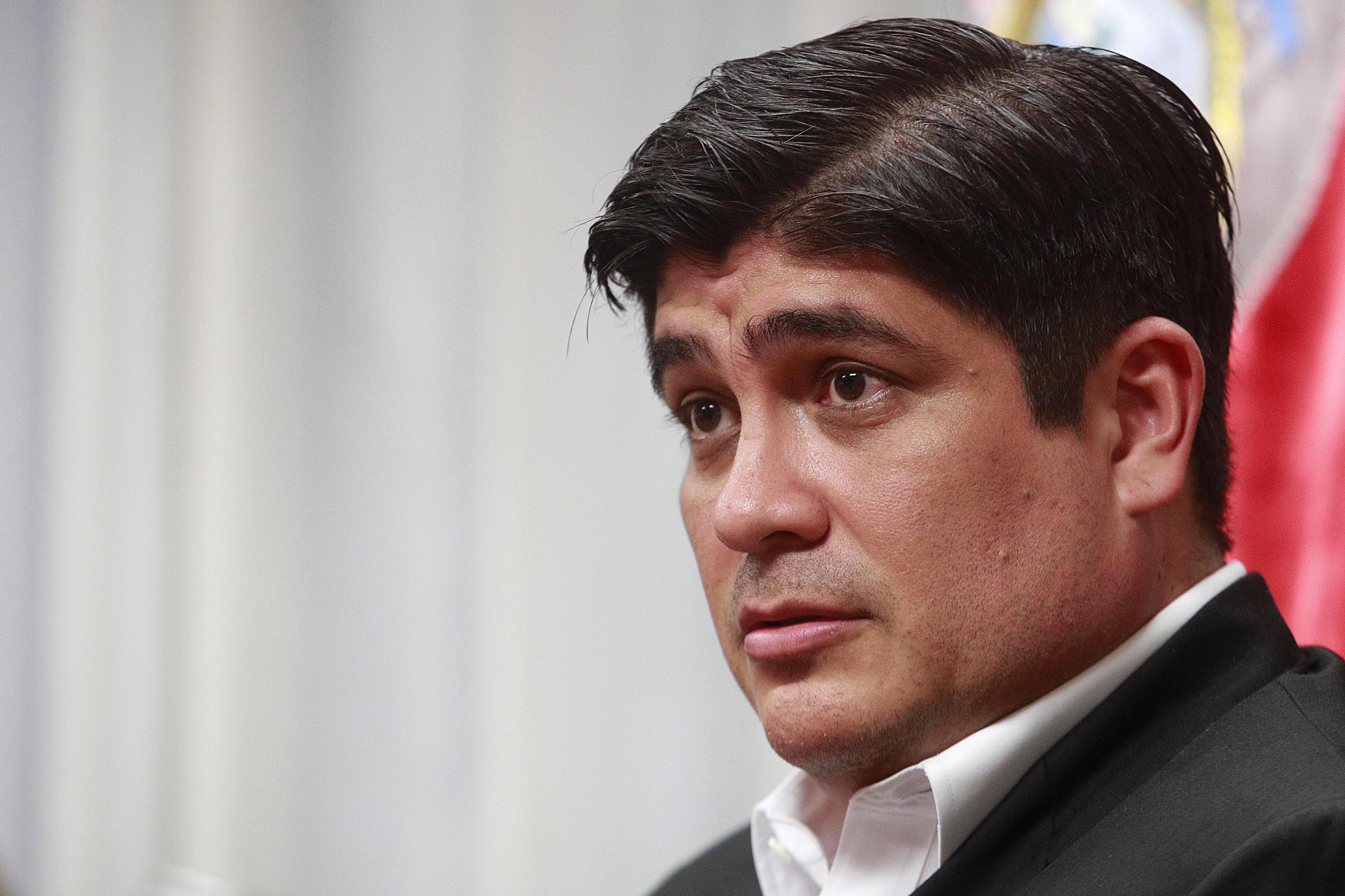 04/05/2021 Casa Presidencial, Zapote. El presidente de la Repúblcia, Carlos Alvarado Quesada, en entrevista con los periodistas Daniela Cerdas y Esteban Oviedo, habló de su gestión tras cumplir tres años como mandatario, de la situación del país y de las expectativas para su último año de gobierno. Foto: Rafael Pacheco