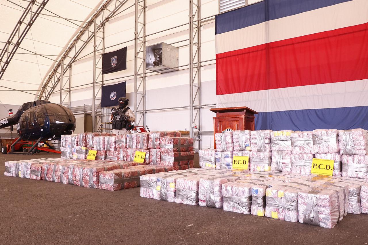Casi dos toneladas de cocaína iban escondidas entre cargas legítimas de productos que se iban a exportar a Bélgica. Foto: Lilliam Arce para LN