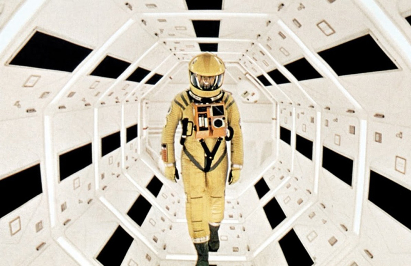 2001: Odisea al espacio , de Stanley Kubrick, plantea interrogantes, como la relación del ser humano con las máquinas.