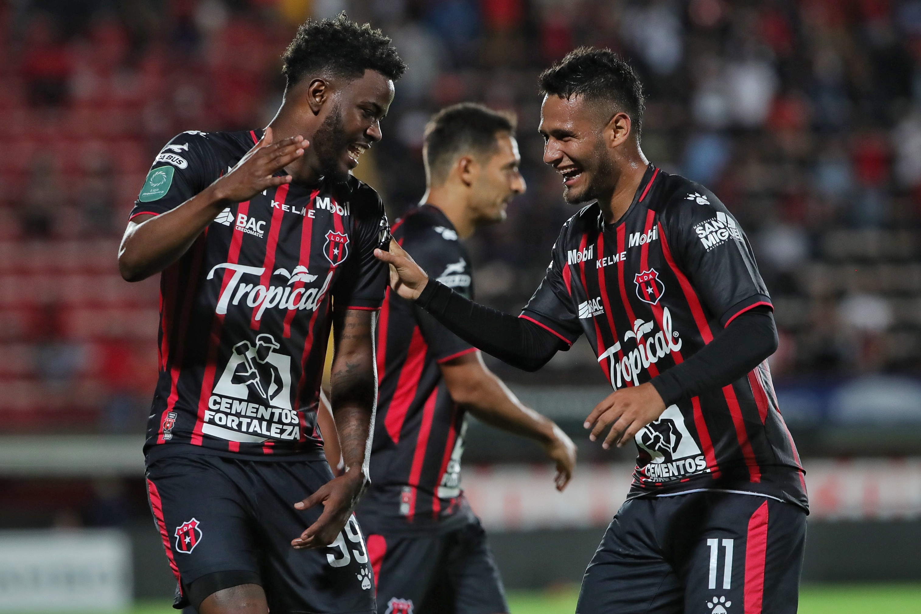 Freddy Góndola, Alex López y Celso Borges han sido puntos altos de Alajuelense en sus últimas presentaciones.