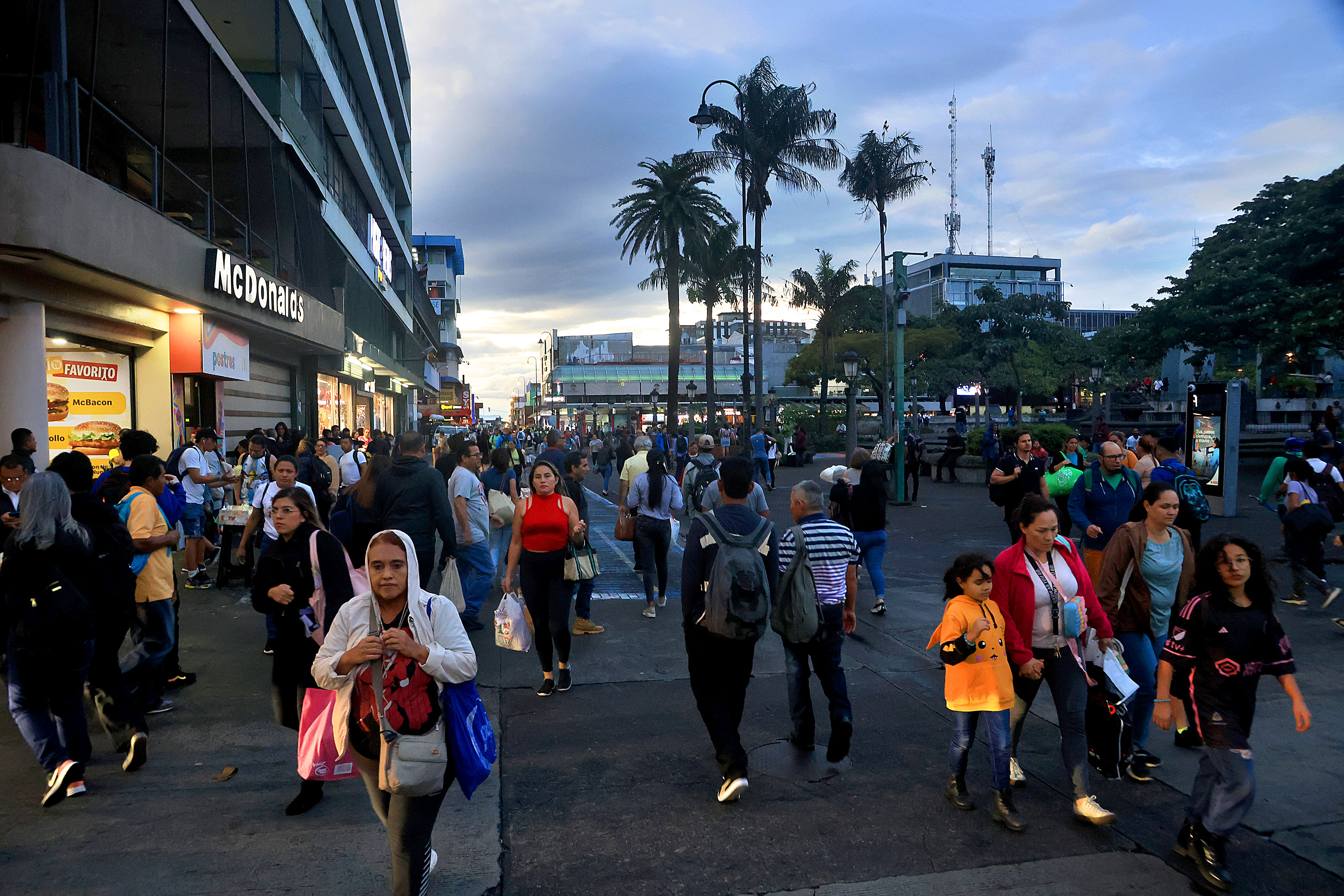 Octavo empuje frío traerá ráfagas de viento al Valle Central y lluvias a  Limón y zona norte | La Nación