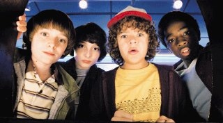 En esta segunda temporada, la pandilla estará reunida para disfrutar el verano, pero eso no quiere decir que se toparán muchos retos sobrenaturales. NETFLIX