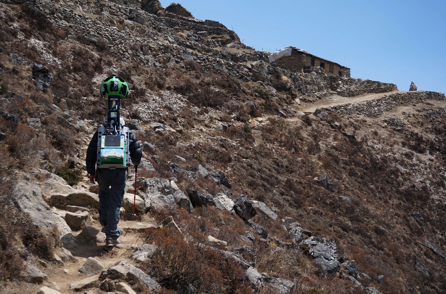Parte de los exploradores de Google Earth enviados al Everest en pleno ascenso.