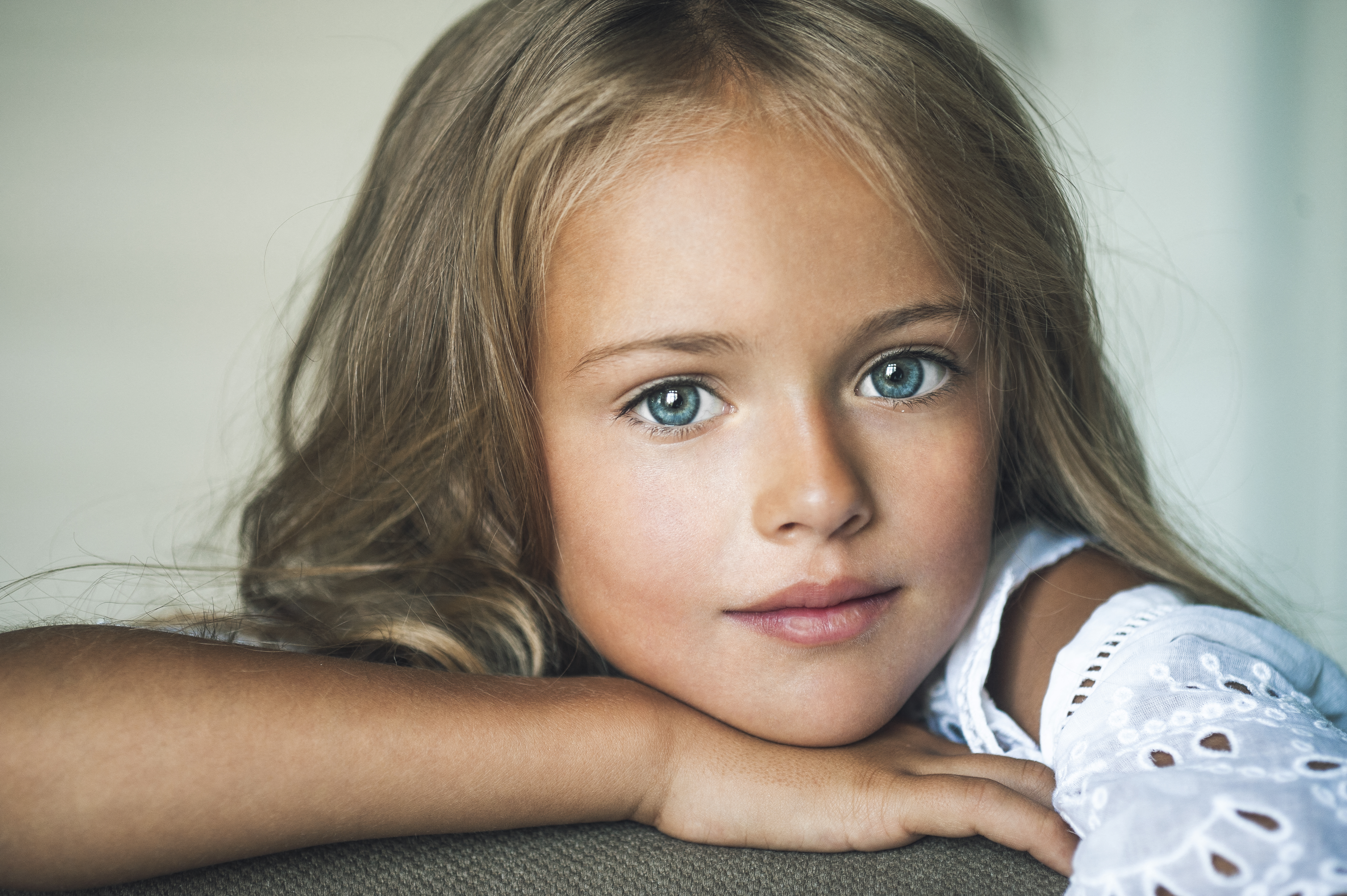 TO GO WITH AFP STORY BY MARIA PANINA
This handout photo released on December 11, 2014 by the Pimenova family shows Russian child supermodel Kristina Pimenova posing on August 7, 2013 in Moscow. AFP PHOTO / HO
-- RESTRICTED TO EDITORIAL USE - MANDATORY CREDIT - "AFP PHOTO / HO " - NO MARKETING NO ADVERTISING CAMPAIGNS - DISTRIBUTED AS A SERVICE TO CLIENTS -- (Photo by STRINGER / HO / AFP)