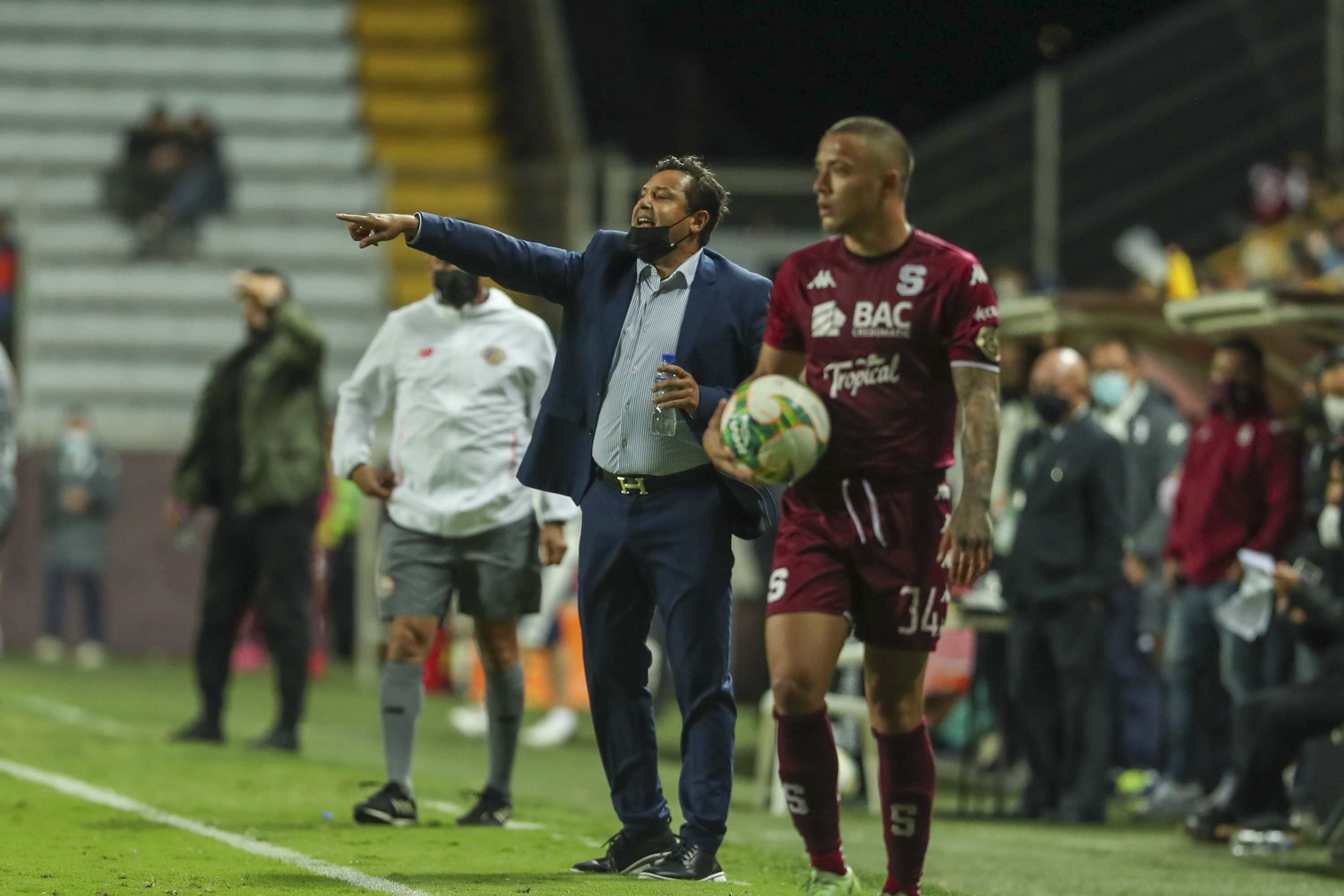 Jeaustin Campos retorna a la dirección técnica de Saprissa.