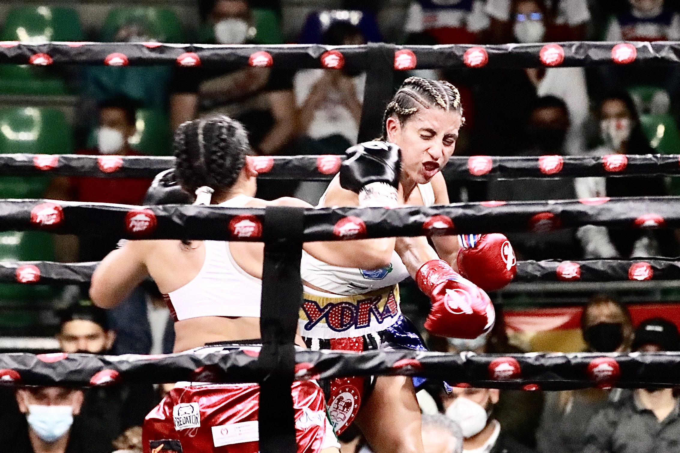 18/12/2021 Boxeo Yokasta Valle y Elizabeth López. foto Alonso Tenorio