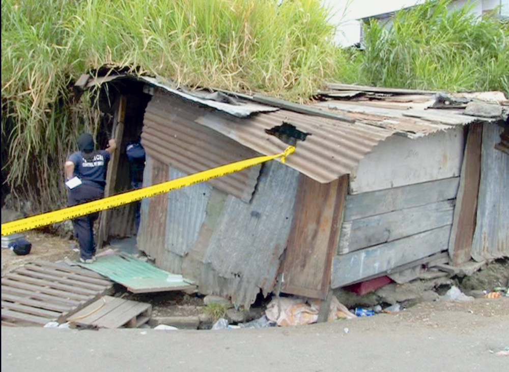 Este es un búnker a la orilla de la calle en María Reina en Hatillo, San José. La policía lo destruyó pero luego construyeron otro. | MSP PARA LN
