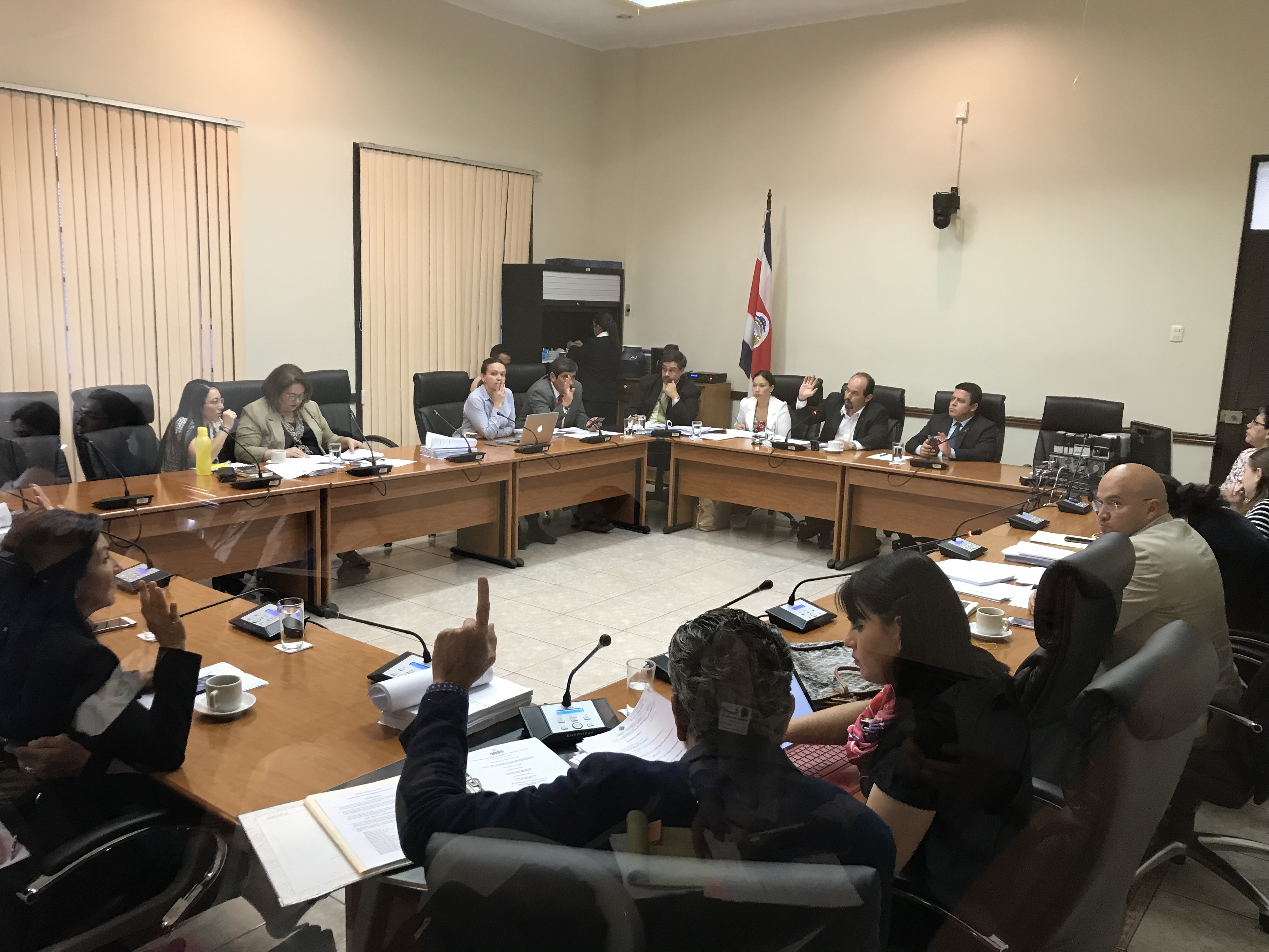 25/04/2018. Asamblea Legislativa. La Comisión de Reforma Fiscal empezó el trámite de las 1579 mociones al plan fiscal y acogieron el texto sustitutivo que propusieron el Gobierno, el PLN, el PAC y el PUSC. Foto: Aarón Sequeira.