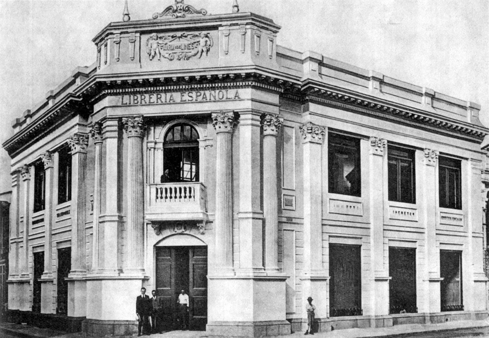 Librería Española de María viuda de Lines, en avenida central y calle 1. Edificio de clara estética neoclásica.