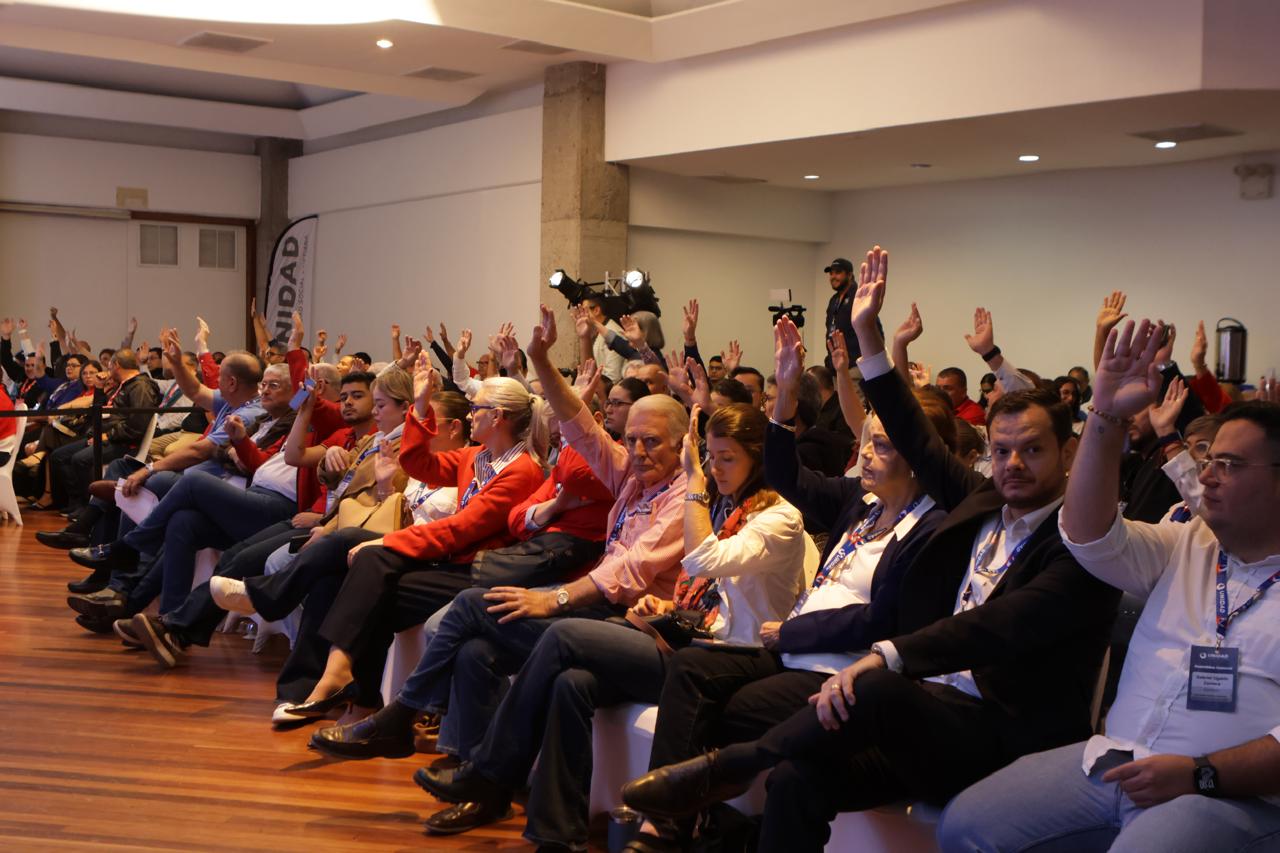 La Asamblea Nacional del PUSC autorizó al nuevo Comité Ejecutivo a negociar eventuales coaliciones, fusiones, integraciones o alianzas con otros partidos políticos.