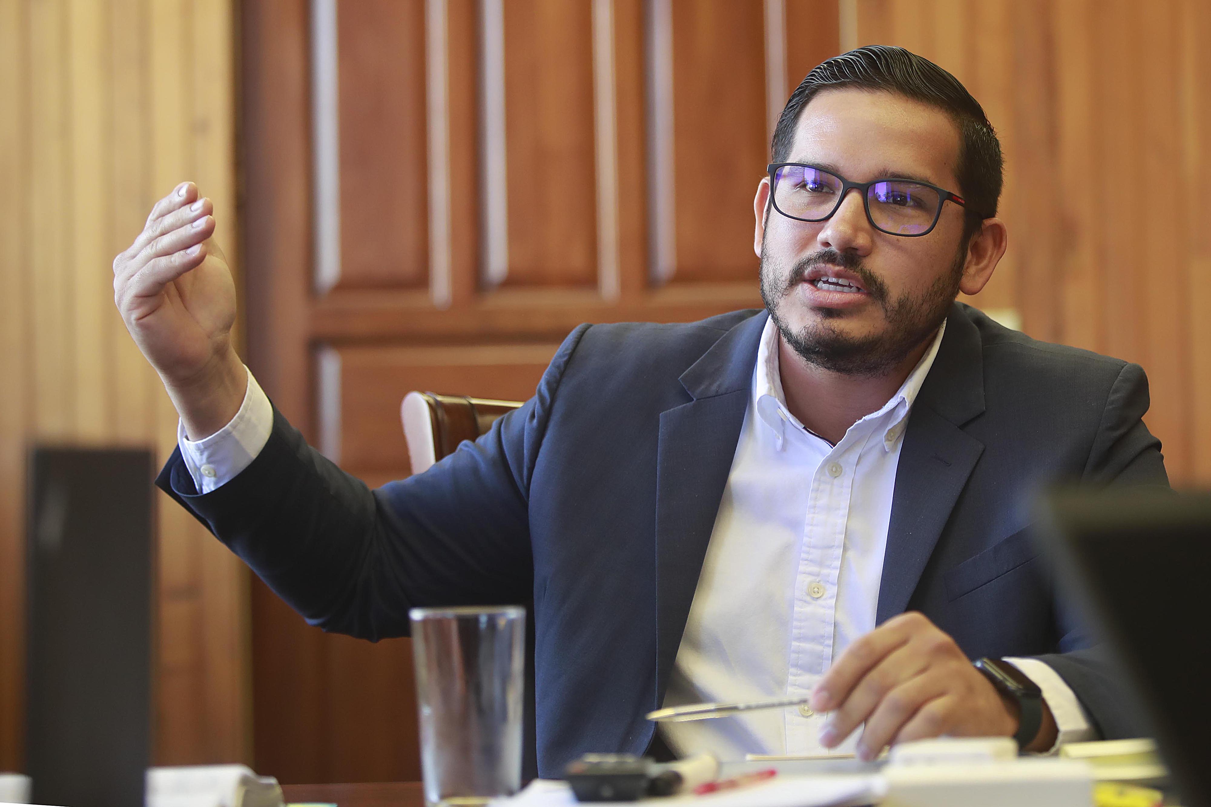 27/11/2023 Sabana Sur. Victor Carvajal, ministro de Agricultura en entrevista relacionada con los escáneres para detectar el posible ingreso y salida de droga.