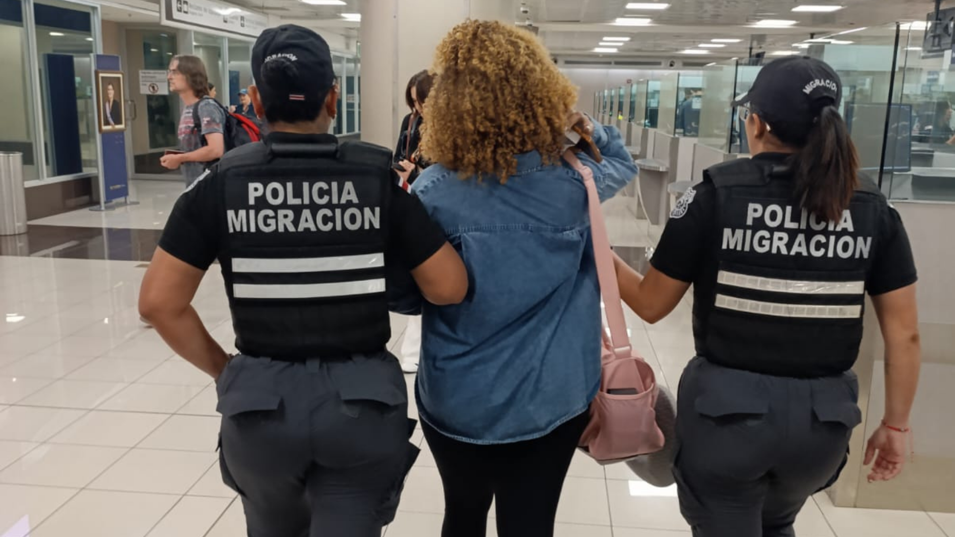 Capturan a esposa de alias Pecho de Rata