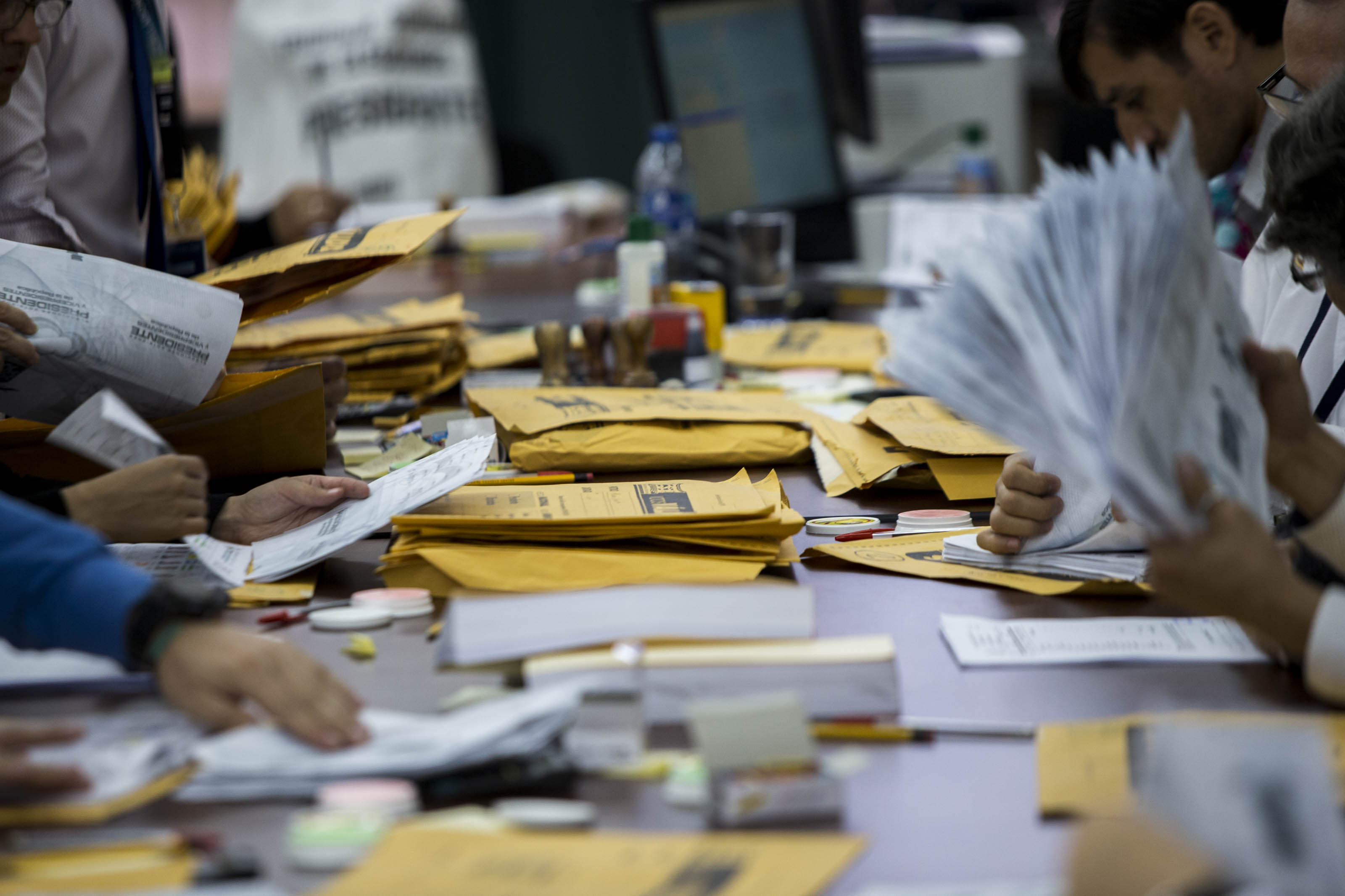 06/02/18. Tribunal Supremo de Elecciones TSE, San José Costa Rica. Escrutinio de los votos de las elecciones 2018 primera ronda. Fotografía: Alejandro Gamboa Madrigal