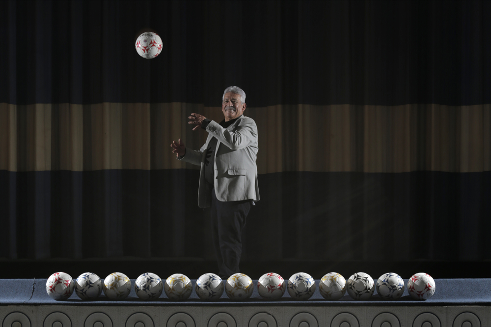 Roberto García | ES ASIDUO VISITANTE DEL CINE MAGALY, DONDE DICE VER SUS PELÍCULAS FAVORITAS. SE MOSTRÓ FELIZ DE SER RETRATADO EN ESA SALA DE CINE. ALBERT MARÍN/COLABORÓ CICADEX Y CINE MAGALY