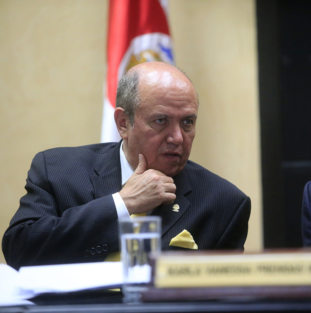 El diputado alajuelense Rafael Ortiz, del PUSC, presentó ahora un texto sustitutivo al proyecto de ley sobre vehículos eléctricos. | RAFAEL PACHECO