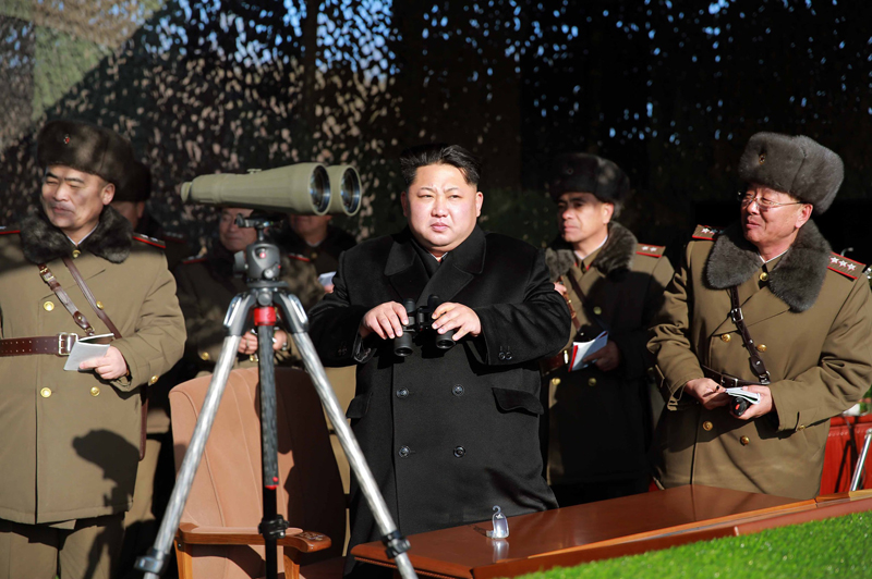 El líder norcoreano Kim Jong-un asistió a una actividad militar. | AFP