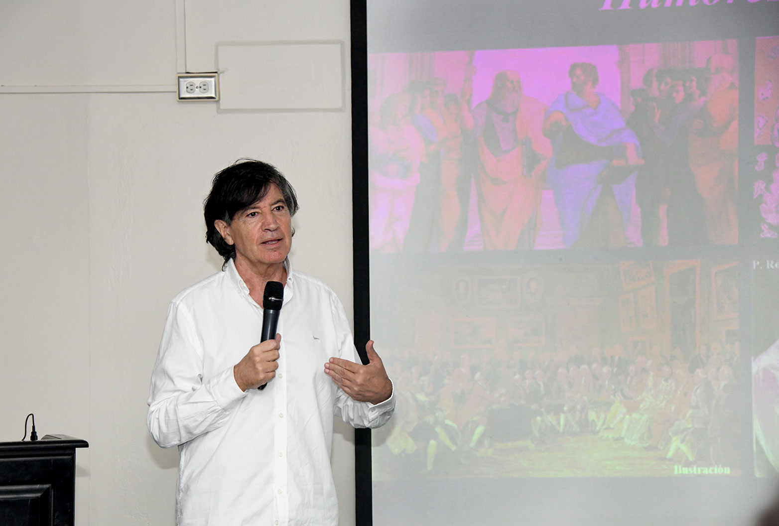Carlos López-Otín brindó una charla sobre el futuro del cáncer. La Universidad de Costa Rica fue el escenario de su ponencia.
Fotografía: Anel Kejenkeeva