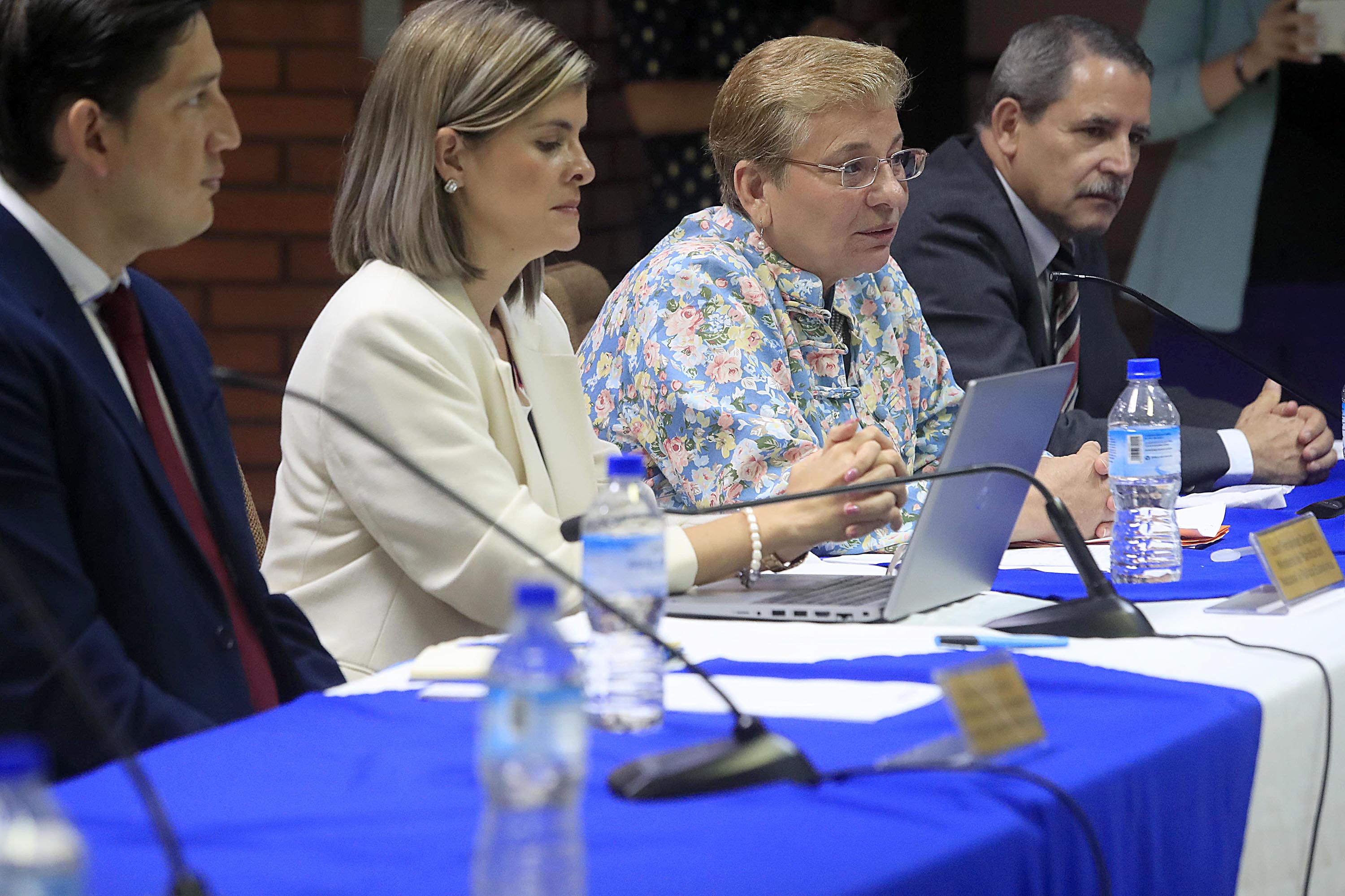 02/06/2023 Pavas. Negociación del Fondo Especial para la Educación Superior (FEES) entre Gobierno y Universidades, en las instalaciones del Conare, antiguo AID. Anna Katharina Müller Castro. Ministra de Educación Pública.