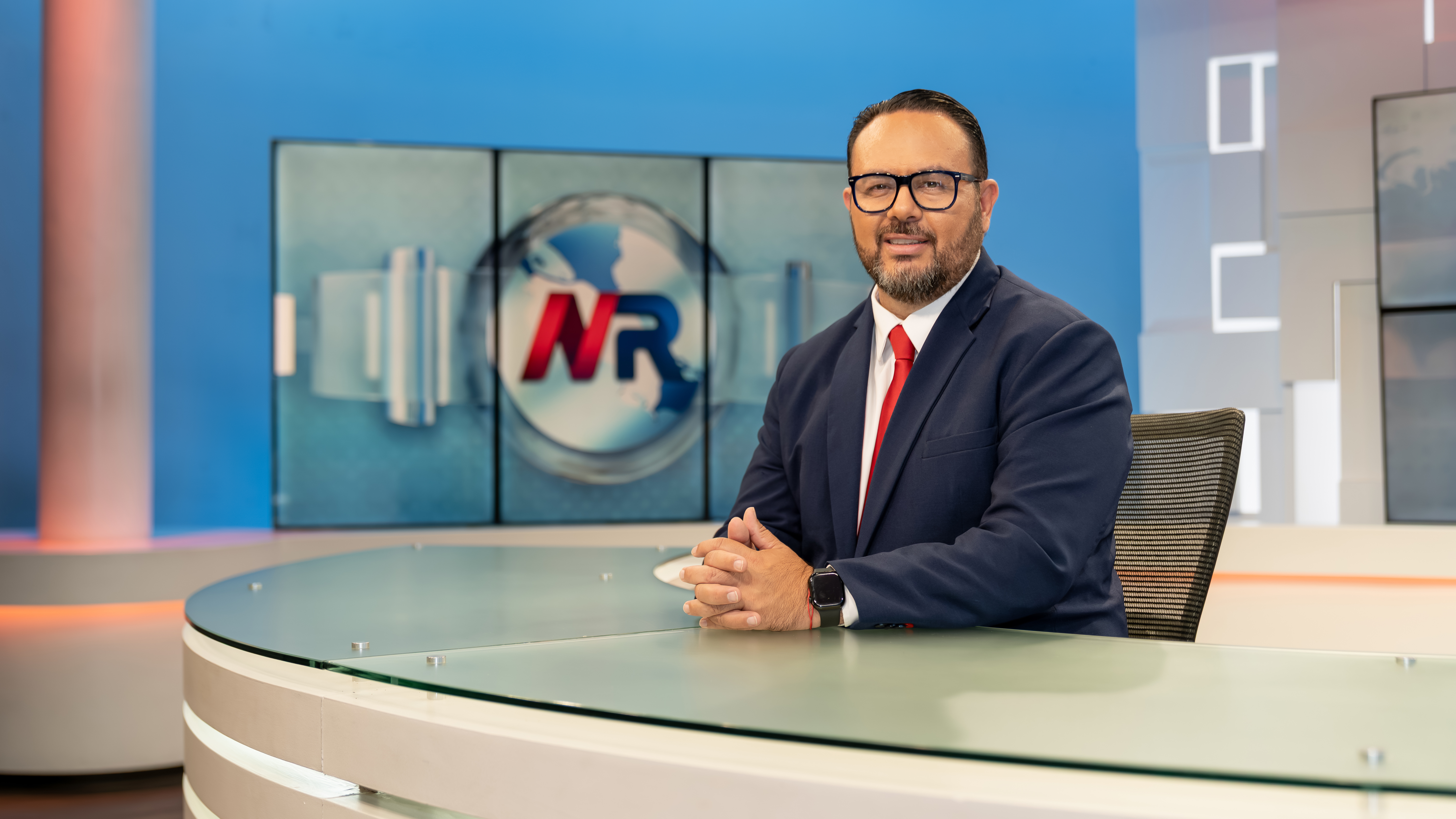 Randall Rivera, director de Noticias Repretel, se someterá a una delicada operación en su cuello.