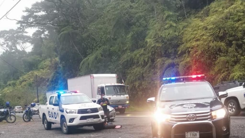 Una alerta por presunto coyotaje terminó con un operativo en la interamericana sur que dejó un fallecido y tres heridos. Foto: Mario Cordero.