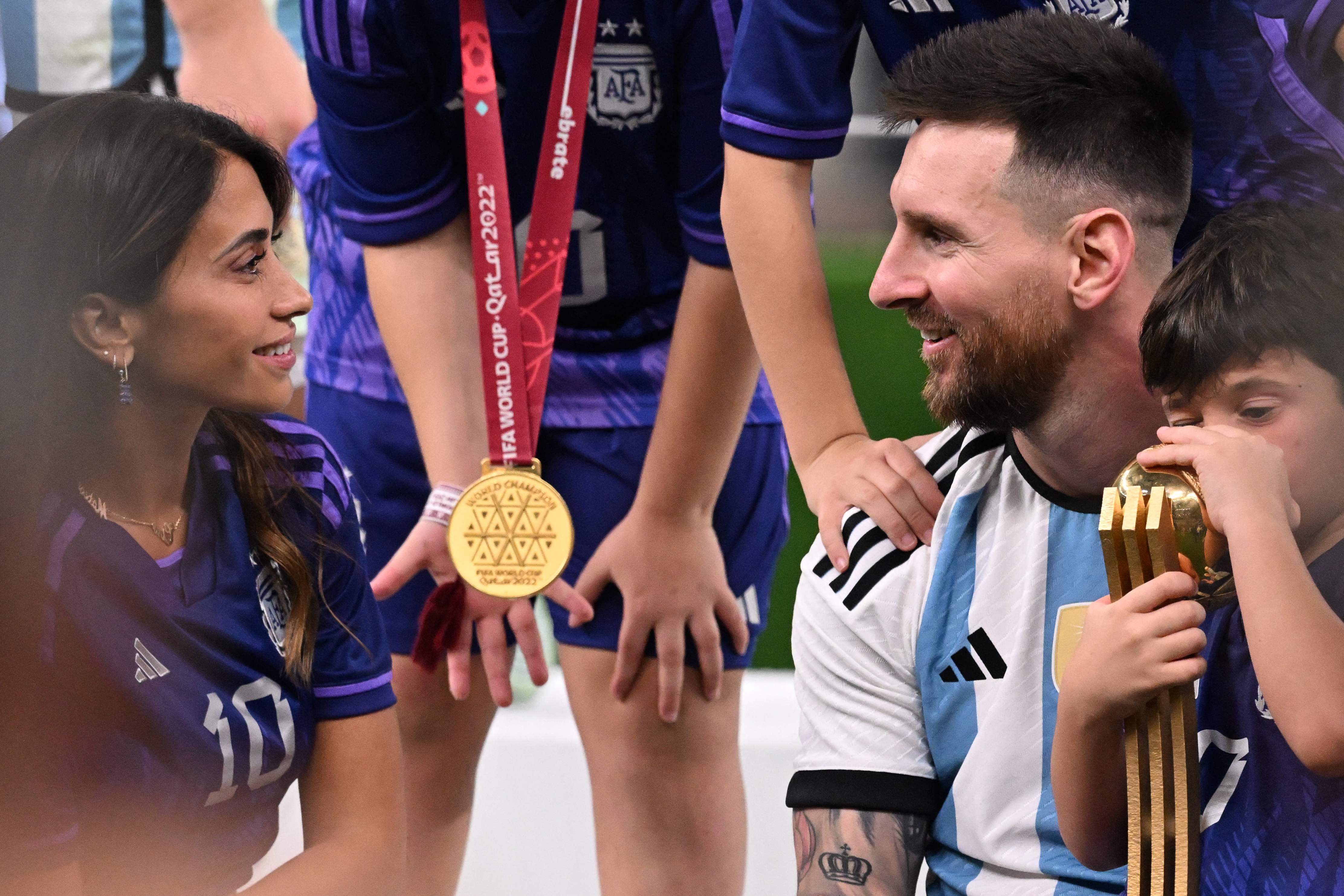 Lionel Messi y Antonella Roccuzzo lloran al escuchar cuento de Hernán Casciari | La Nación