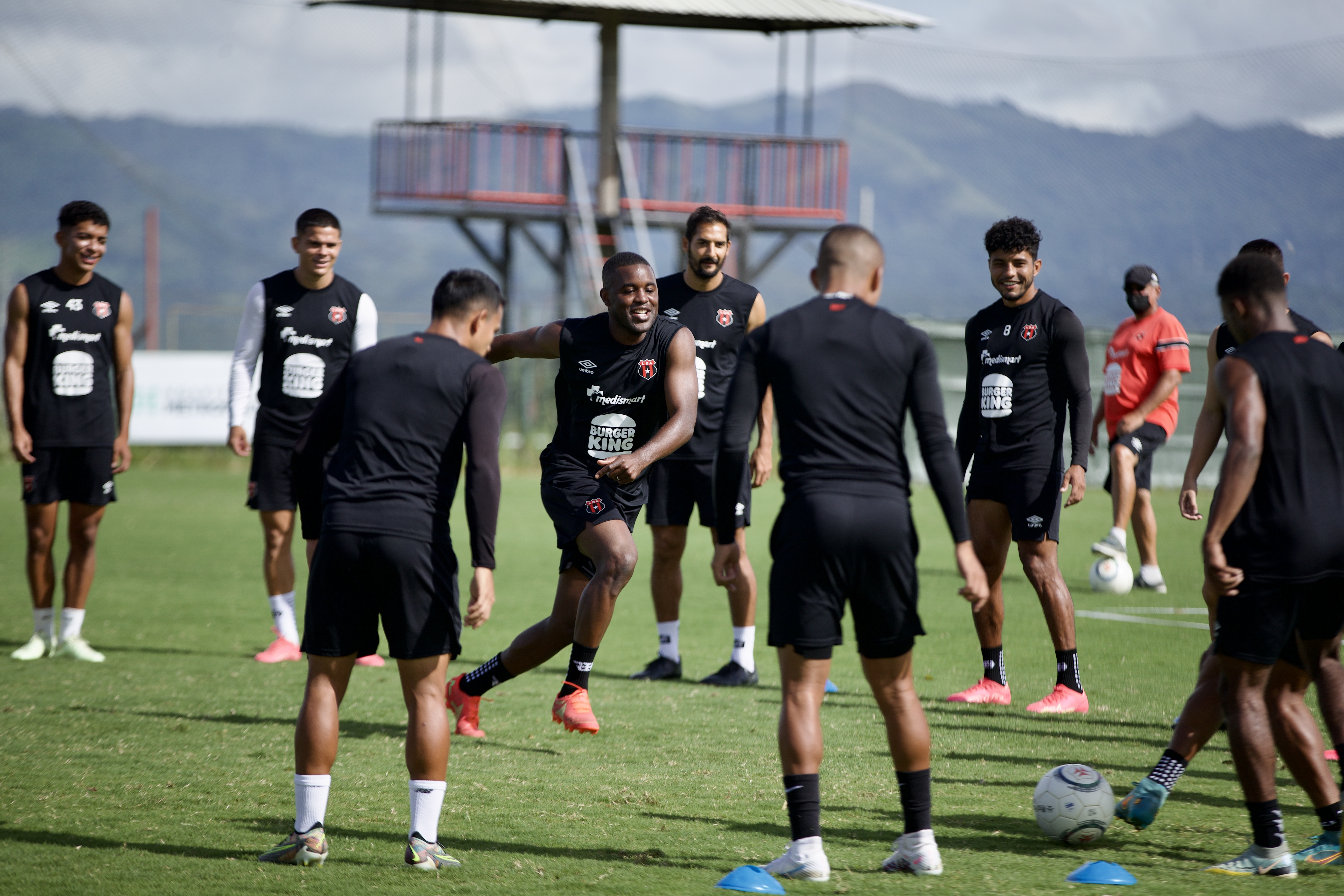 Johan Venegas cuenta que se ha esforzado mucho en la pretemporada de Alajuelense. Él es el único jugador de la Liga que ha anotado en todos los amistosos del equipo.