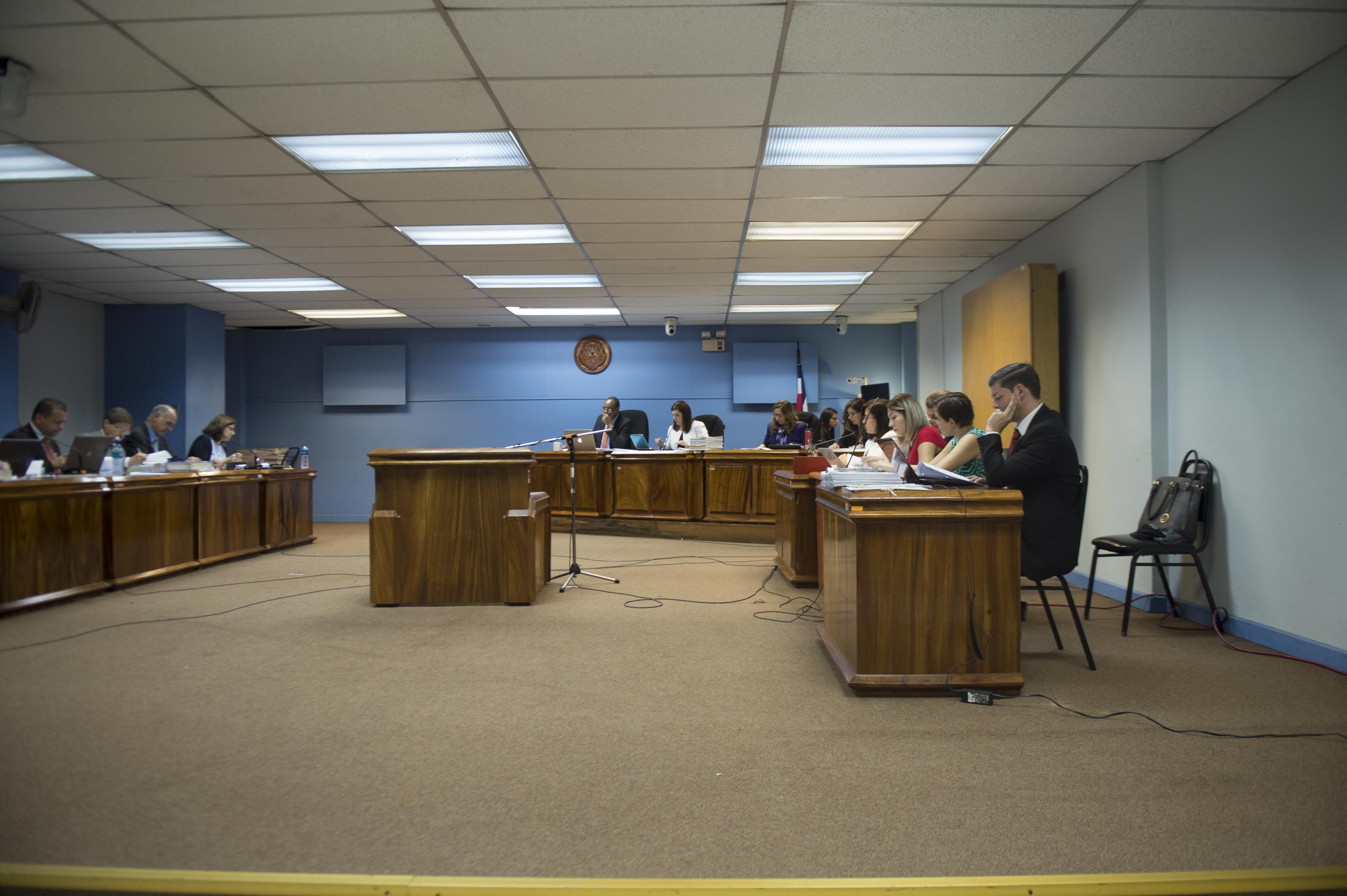 El debate se realiza en la sala 1 del Tribunal Penal de San José. Están citados a declarar 46 testigos; 25 de ellos son de la Fiscalía.