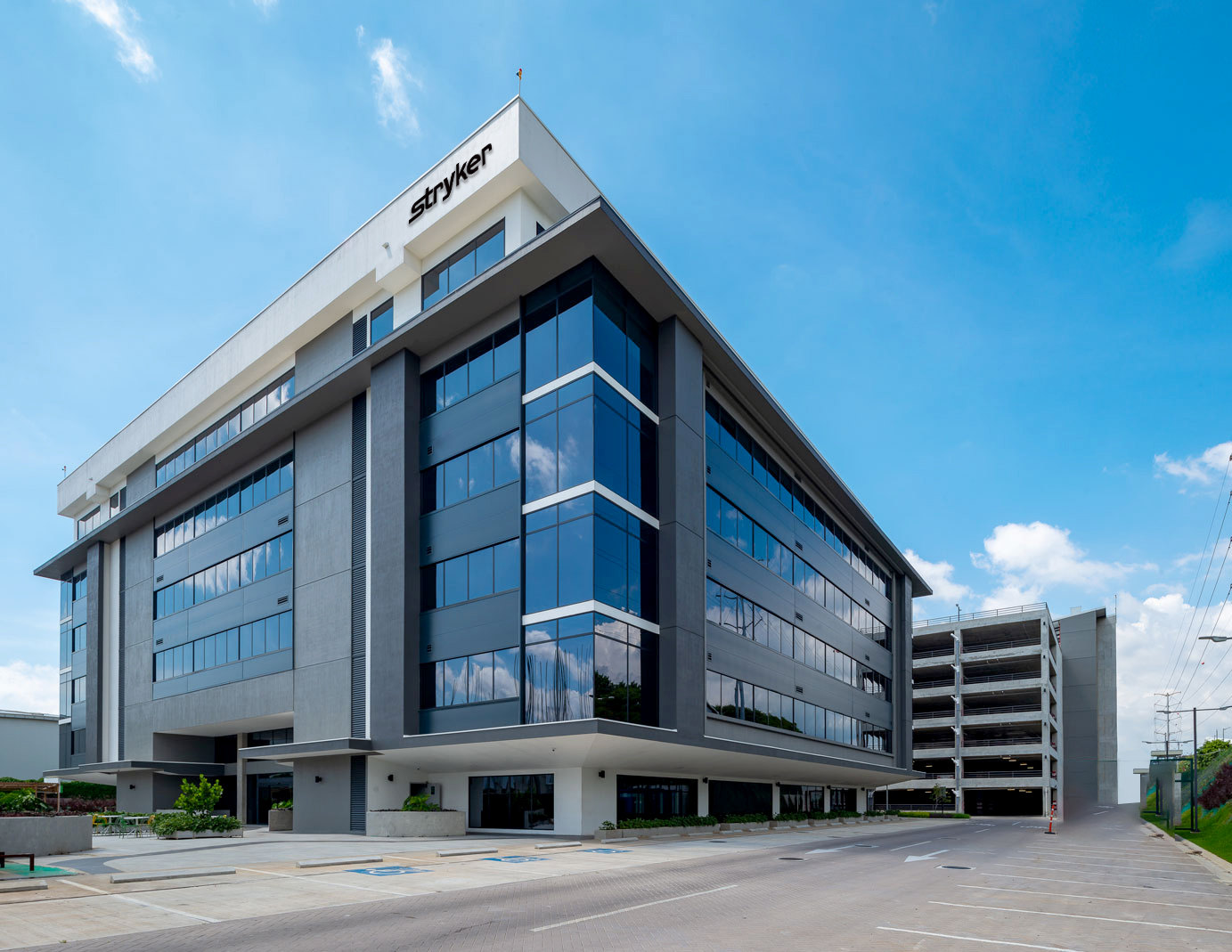 Grupo de Irán hackea a multinacional con operaciones en Costa Ricaen represalia por ataque a escuela