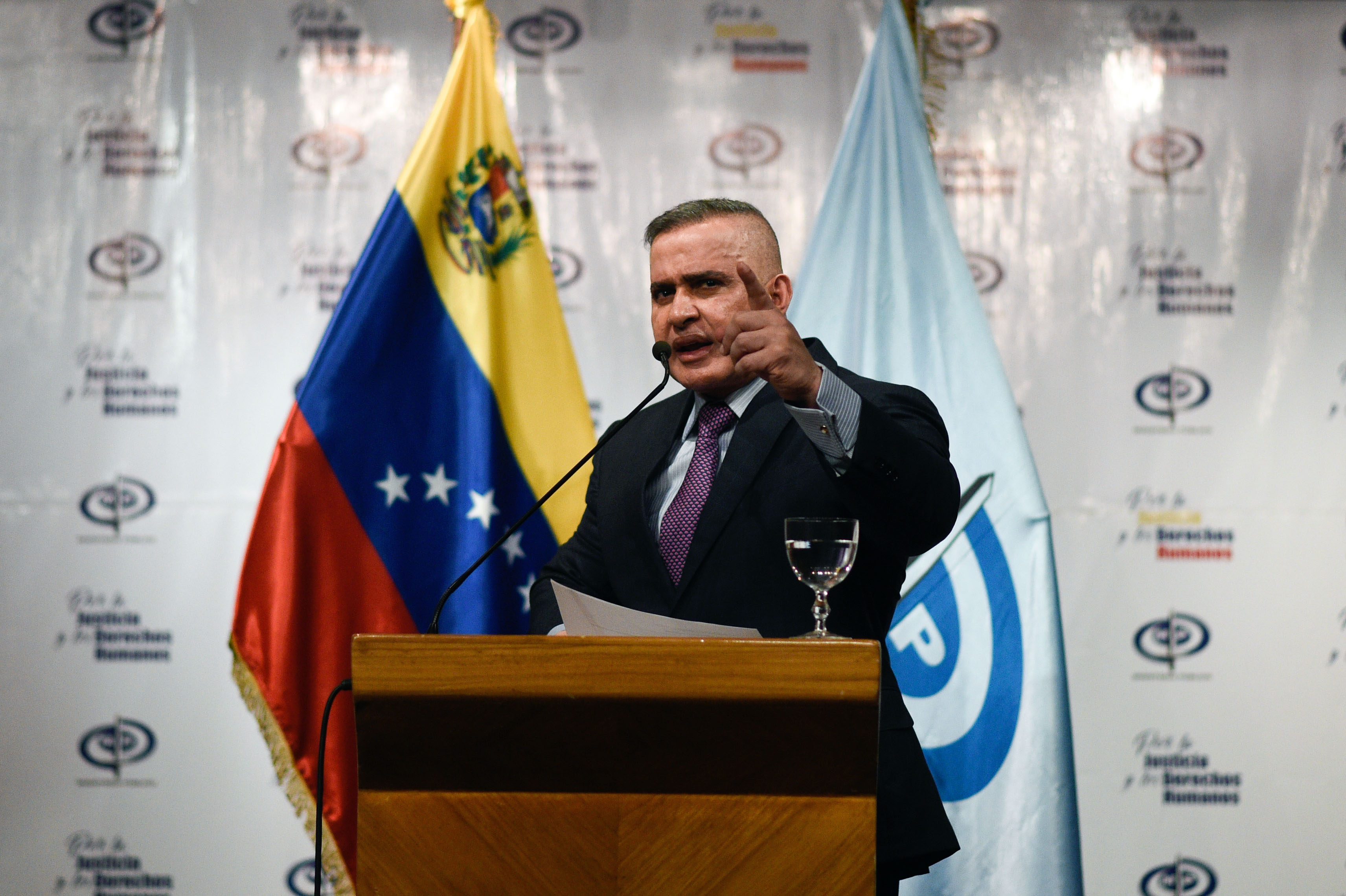 Venezuelan Attorney General Tarek Saab speaks during a press conference in Caracas on August 14, 2018. - A Venezuelan general has been arrested over the alleged assassination attempt on President Nicolas Maduro, Attorney General Tarek William Saab said on Tuesday. National Guard Major General Alejandro Perez Gomez appeared before a judge on Monday along with opposition politician Juan Requesens and colonel Pedro Javier Zambrano, Saab told a press conference. (Photo by Federico PARRA / AFP)
