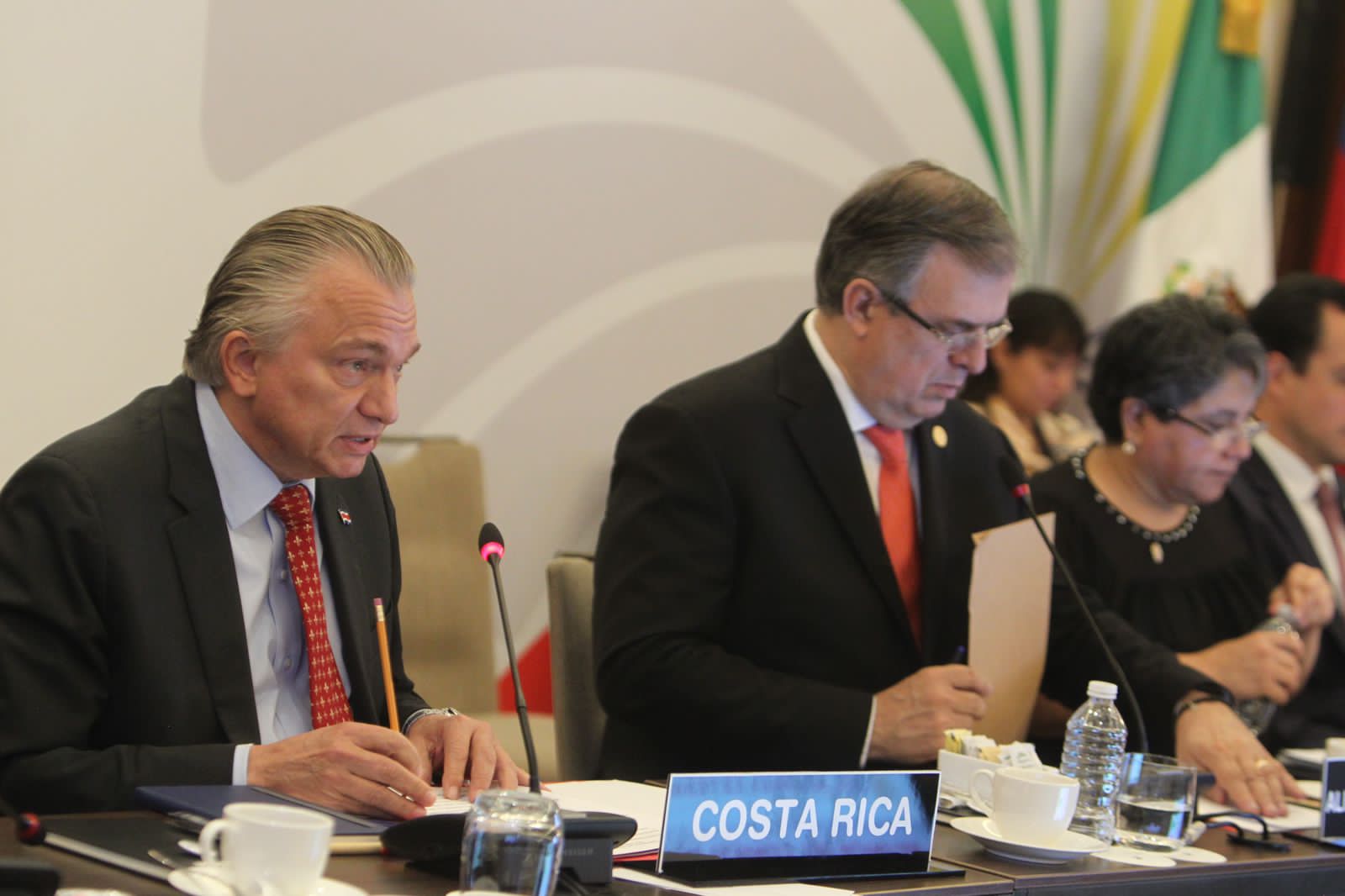 El canciller de la República, Arnoldo André Tinoco, y el embajador de Costa Rica en México, Pablo Heriberto Abarca, participaron de la actividad. Fotografía: