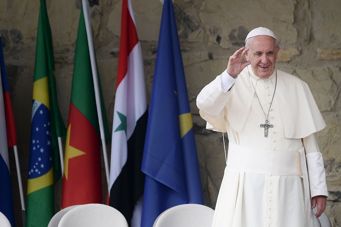 Papa Francisco visitó el centro internacional del movimiento de los Focolares, fundado en 1943 por Chiara Lubich, el 10 de mayo de 2018. Foto: AP.