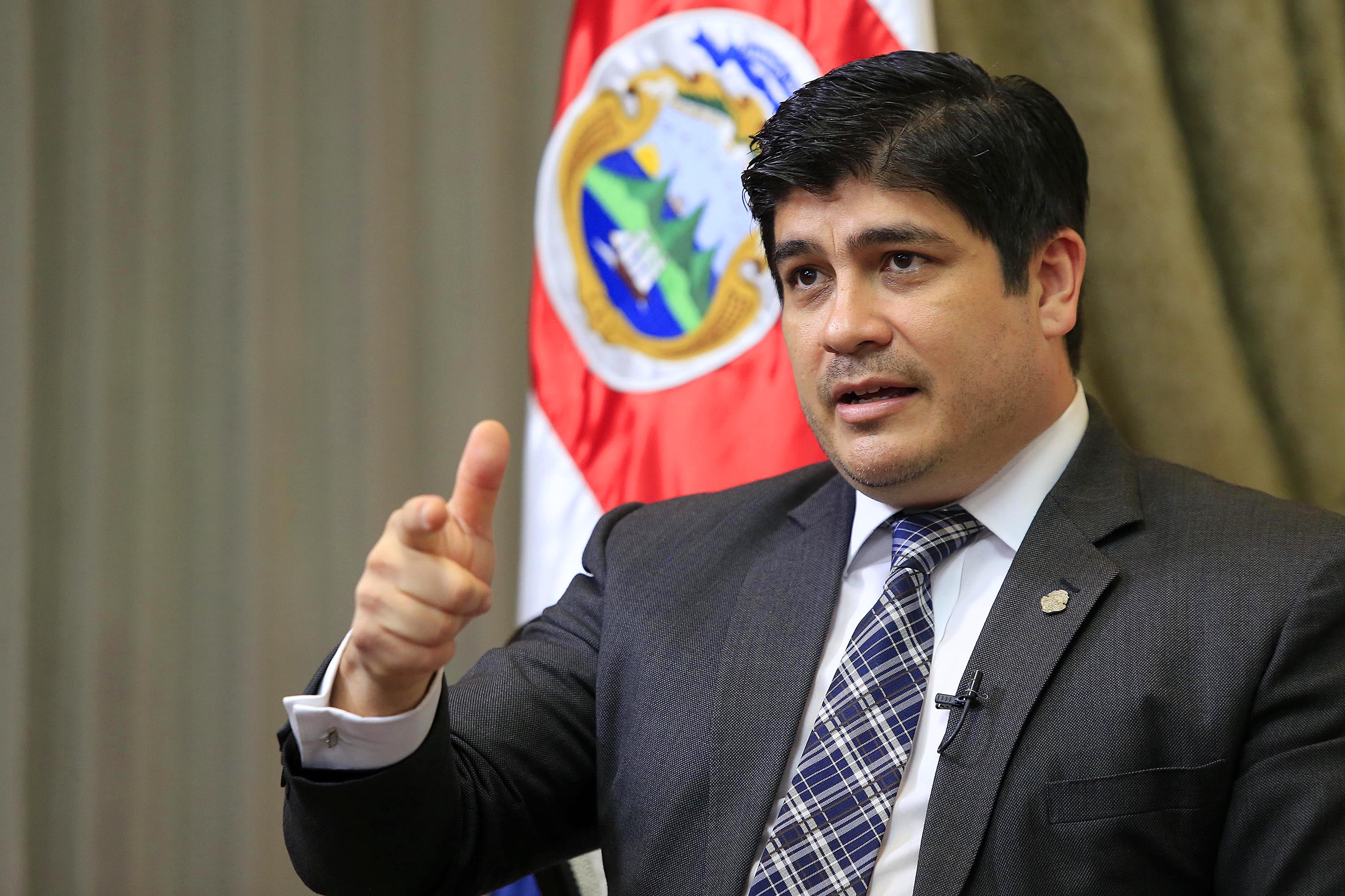 02/12/2020 Casa Presidencial, Zapote. El presidente de la Rep�blica, Carlos Alvarado, entrevistado por el director de La Naci�n, Armando Gonz�lez. Foto: Rafael Pacheco