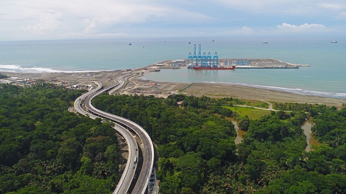 La carretera, , denominada ruta 257, que da acceso a la Terminal de Contenedores de Moín costó alrededor de $77 millones. Foto: Cortesía de Consorcio del Atlántico.