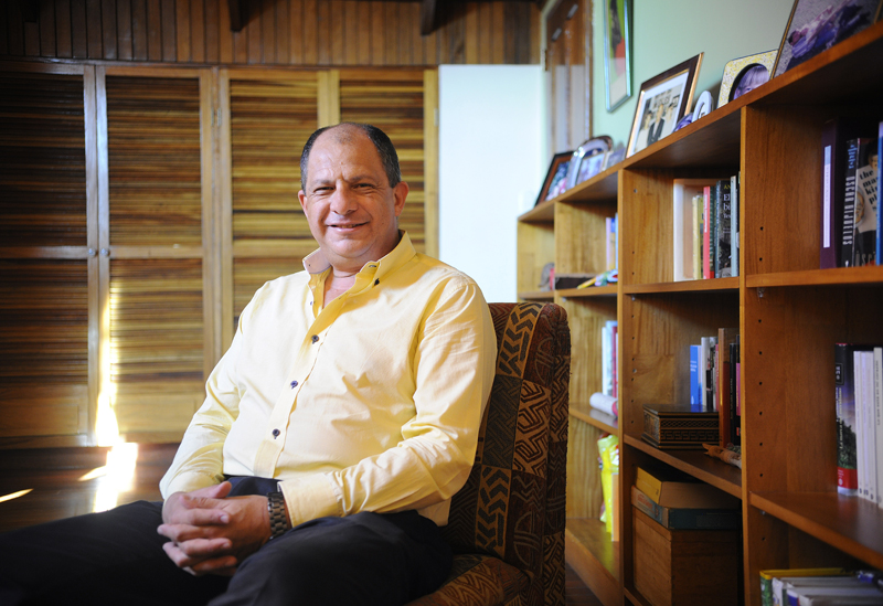 Luis Guillermo Solís | ES UN ACADÉMICO QUE ANDA EN LA POLÍTICA. DE HECHO, AÚN DA CLASES.