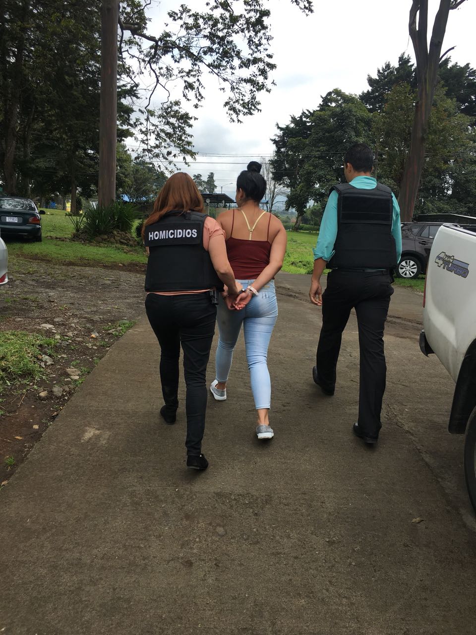 Detención de sospechosa de triple homicidio.