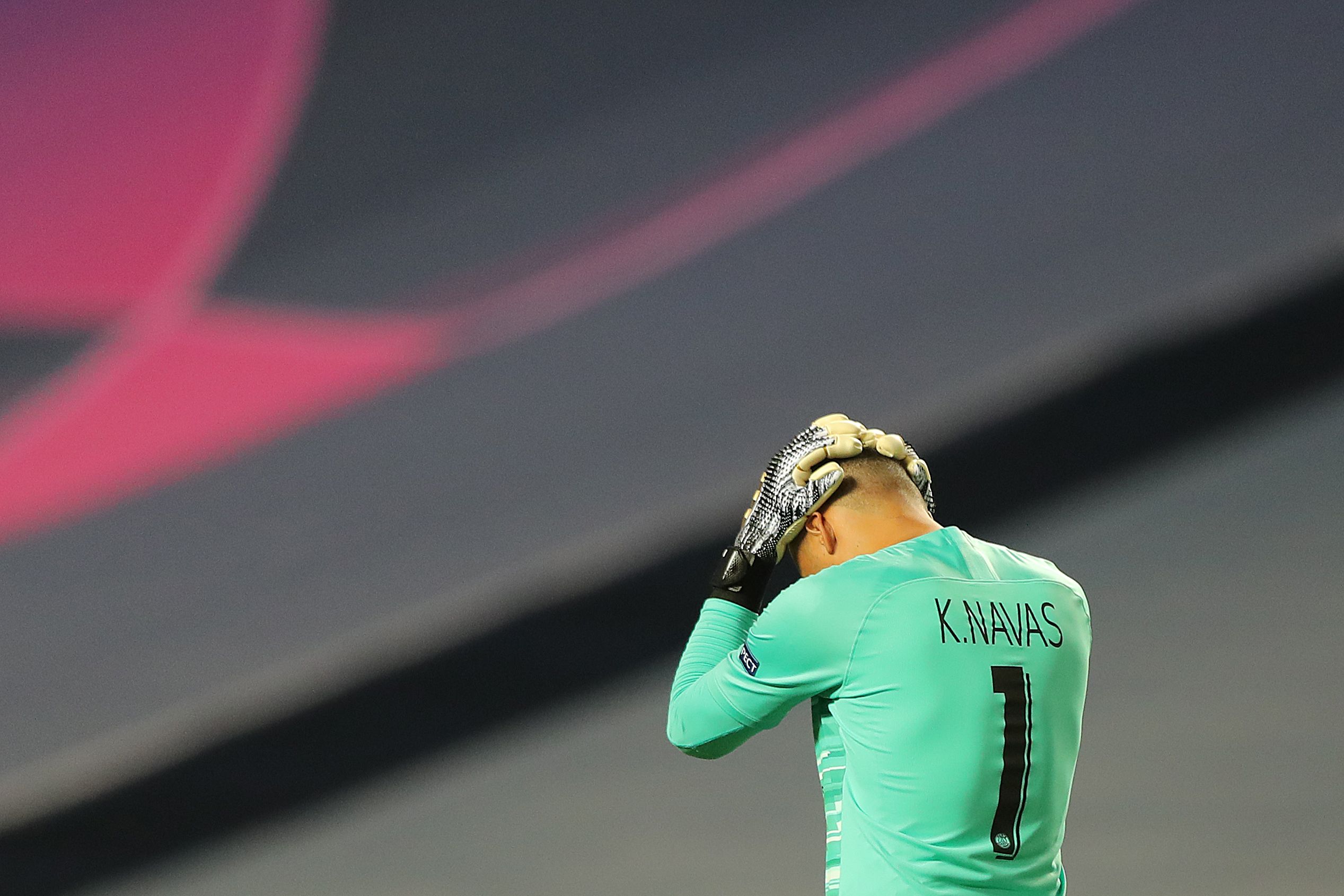Paris Saint-Germain's Costa Rican Keylor Navas reacts after the UEFA Champions League final football match between Paris Saint-Germain and Bayern Munich at the Luz stadium in Lisbon on August 23, 2020. (Photo by Miguel A. Lopes / POOL / AFP)