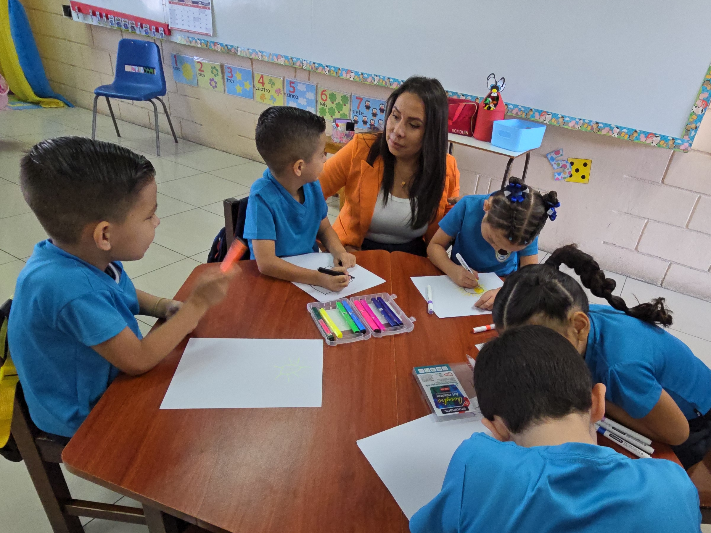 Maestra de preescolar Cris Villavicencio Rivas, de la Unidad Pedagógica San Diego, en La Unión.