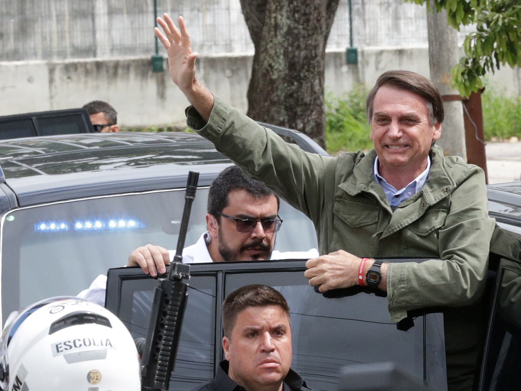 Jair Bolsonaro asiste a las urnas como candidato para emitir su voto. Agencia O Globo