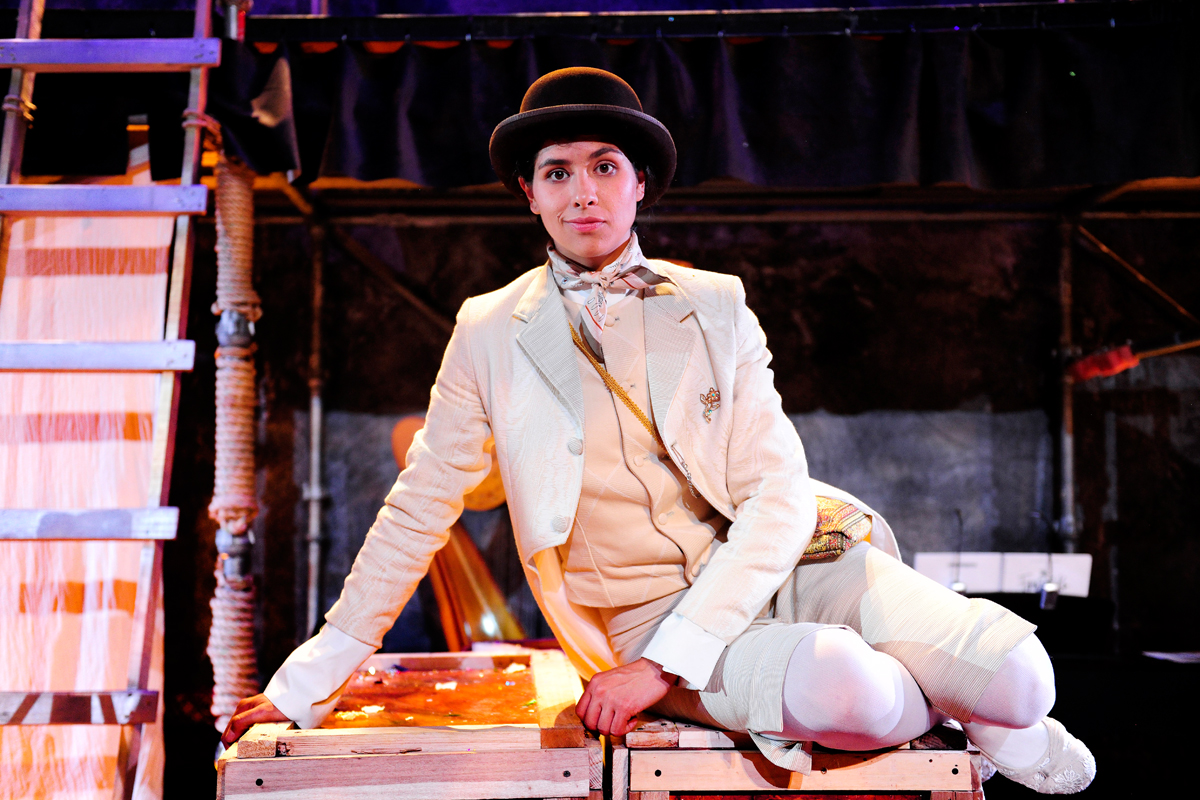 19/08/15. Curridabat. Teatro Espressivo. Ensayo del musical "The Fantasticks" dirigida por el actor y director Richard Clodfelter, de Nueva York. Actores: Susana Velasco como "Luisa" y Fabián Arroyo en el papel de "Matt". Winston Washington como "Gallo"; Johnny Obando como "Hucklebee"; Erick Córdoba en el papel de "Bell"; Carlos Alvarado como "Henry"; Fernando Montero como "Mortimer" y Daniela Valenciano como "La Muda". En la foto Daniela Valenciano como "La Muda". Fotos Melissa Fernández Silva