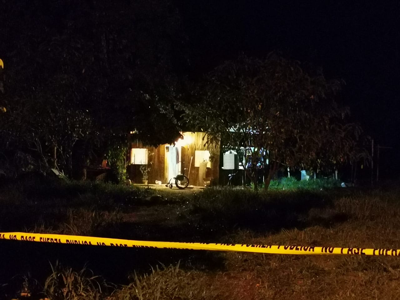 La Policía investiga las causas que mediaron en un homicidio múltiple en Cariari. Foto: Reiner Montero, corresponsal GN