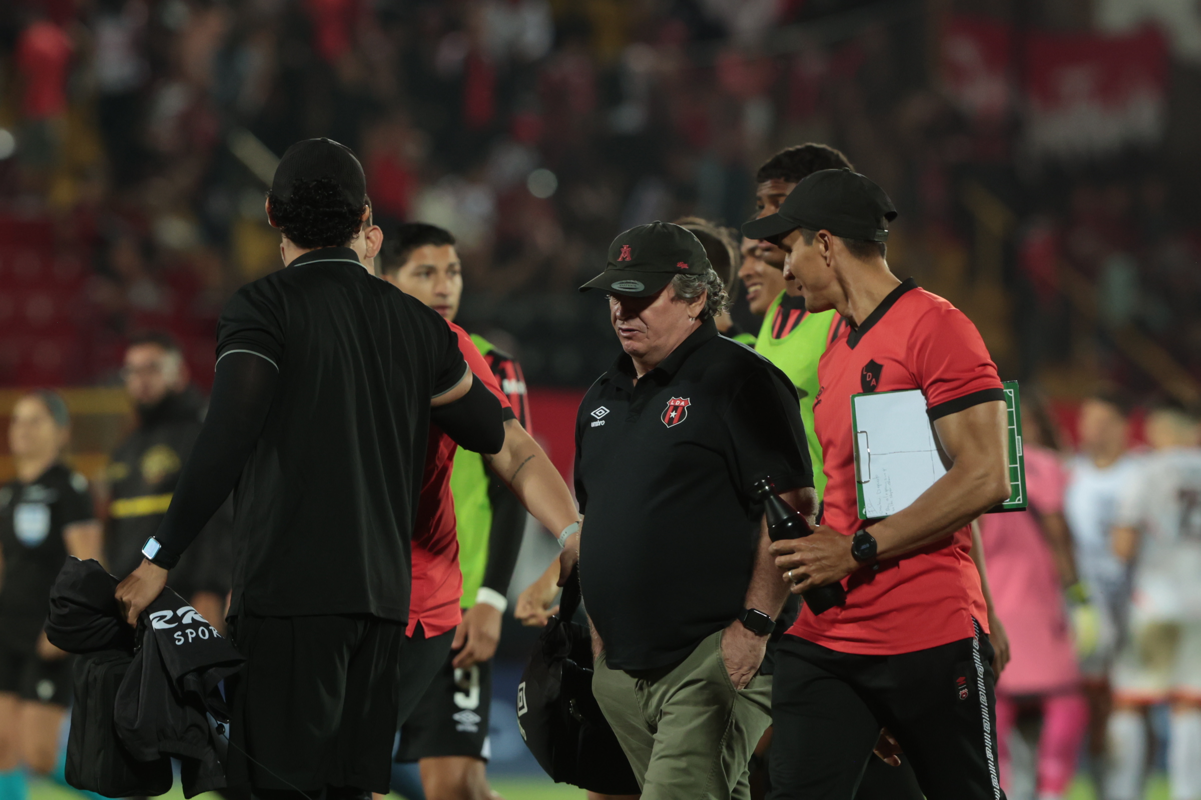 23/04/2026/ juego entre Liga Deportiva Alajuelense vs Puntarenas FC en el estadio Alejandro Morera Soto / foto John Durán