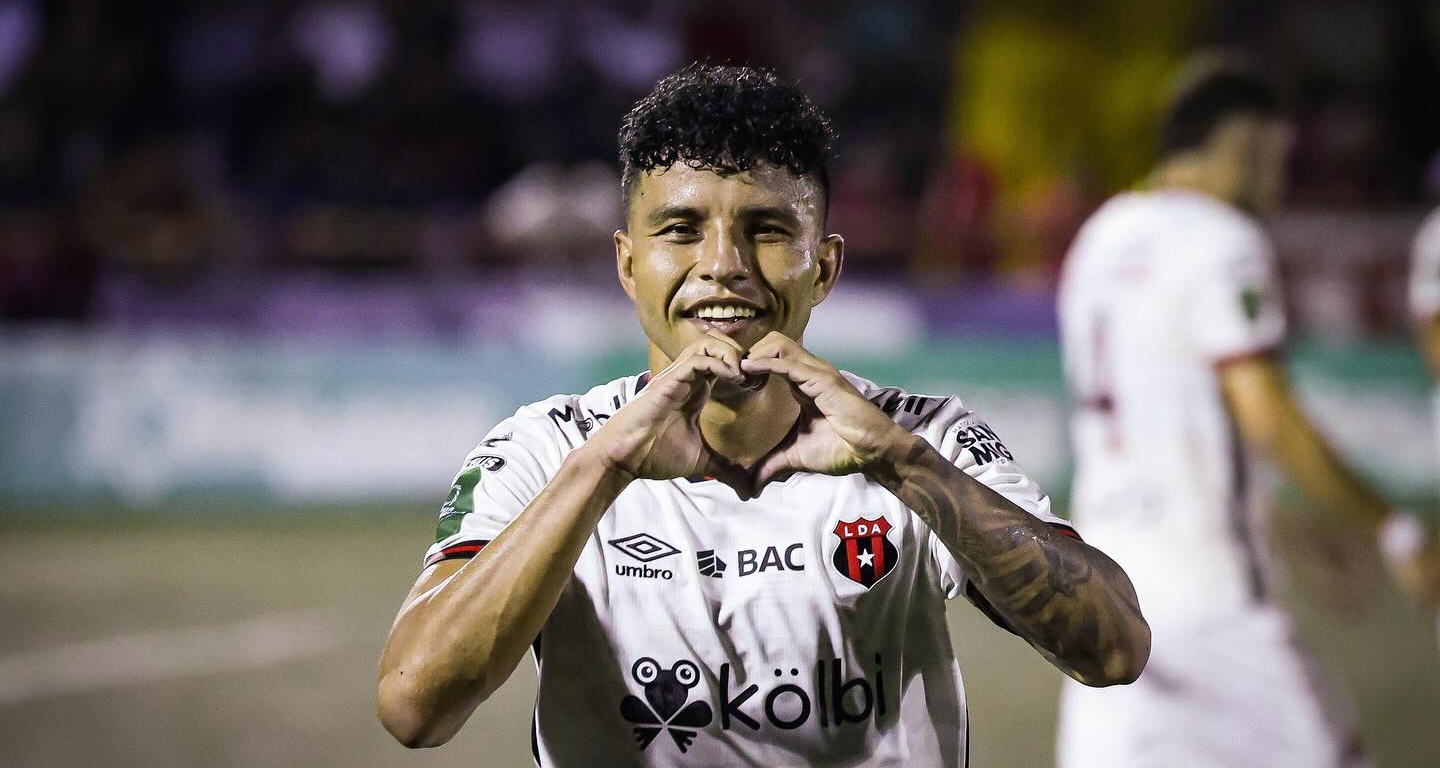 Johan Venegas volvió al gol después de seis meses. El futbolista de Liga Deportiva Alajuelense se quitó un peso de encima en Guápiles.