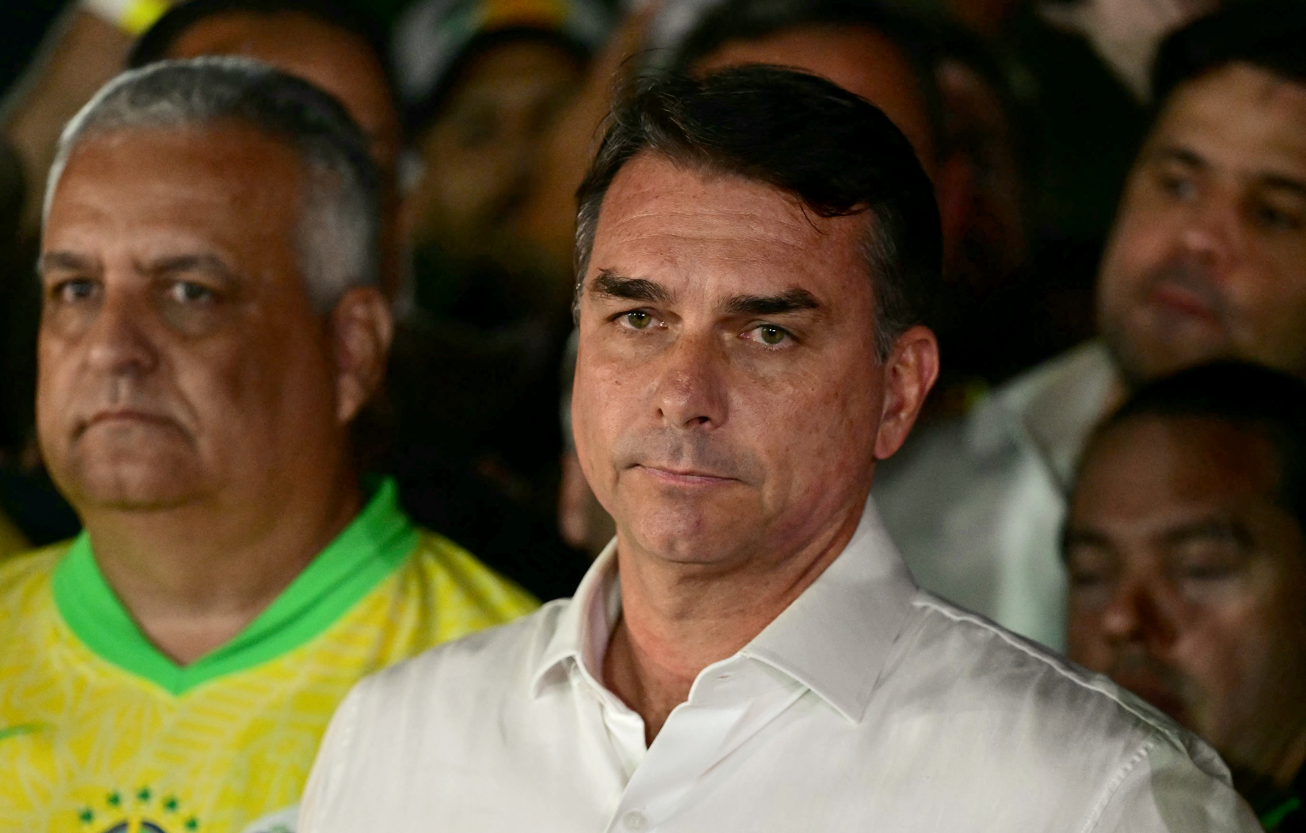 El senador de derecha y candidato presidencial por el Partido Liberal (PL), Flavio Bolsonaro, tras conocer los primeros resultados de la segunda vuelta de las elecciones presidenciales, en Brasilia, este 25 de octubre de 2026.