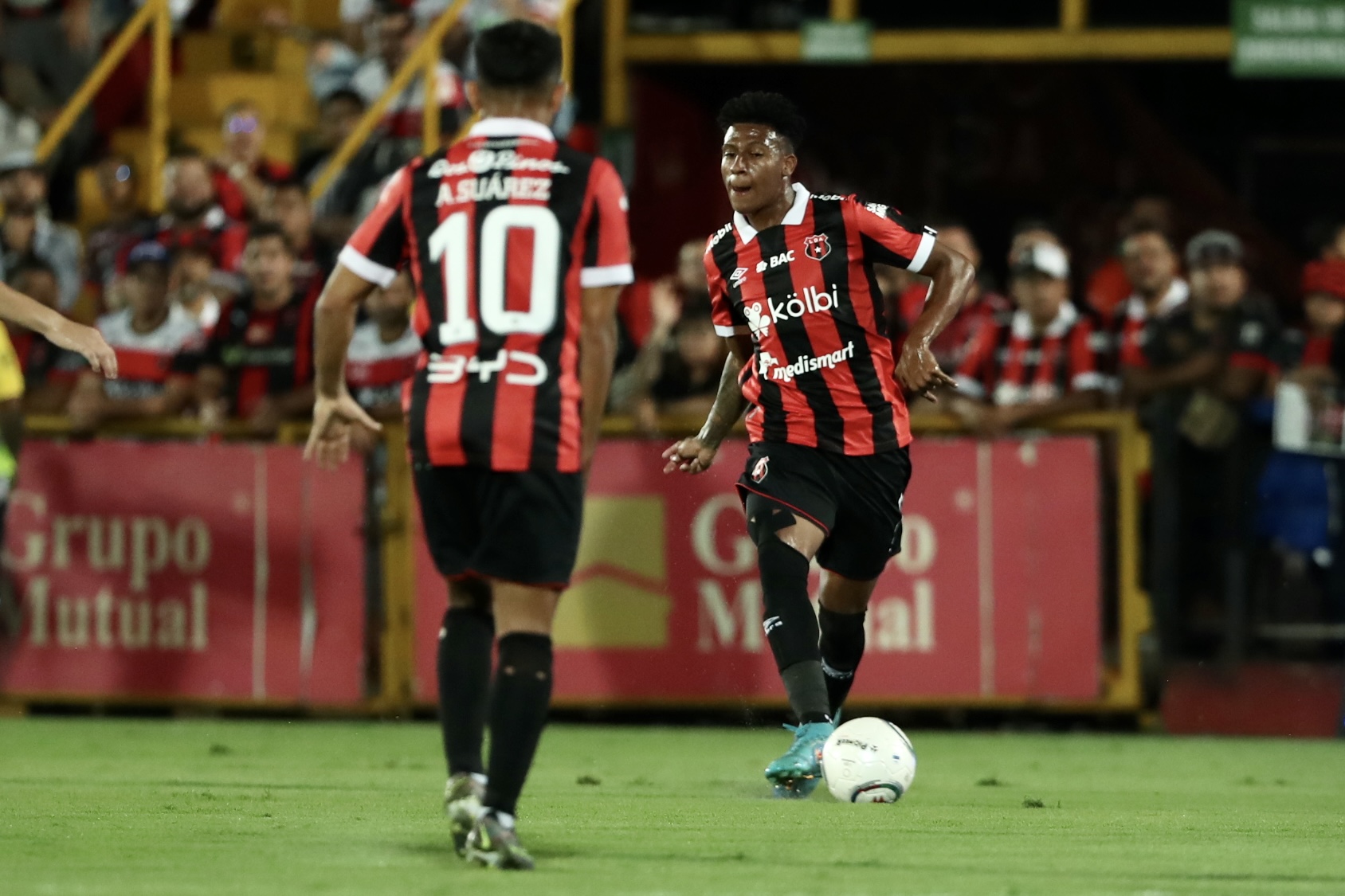 Josimar Alcócer solamente tiene que pasar las pruebas médicas y físicas con el Westerlo para que Alajuelense concrete la venta del extremo de 19 años.