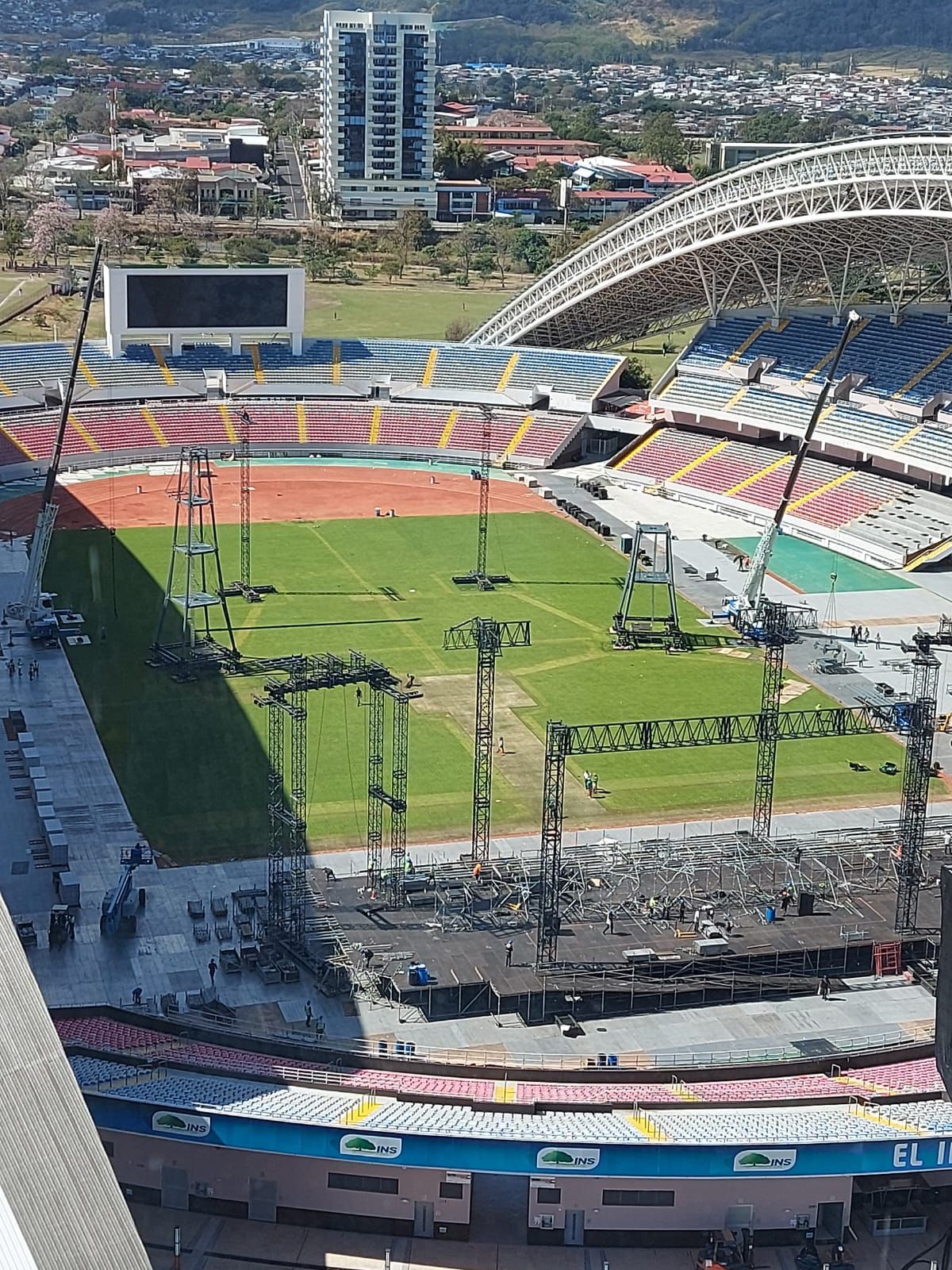 Daño a gramilla del Nacional por concierto de Coldplay no afectará a la  'Sele', según administradores | La Nación