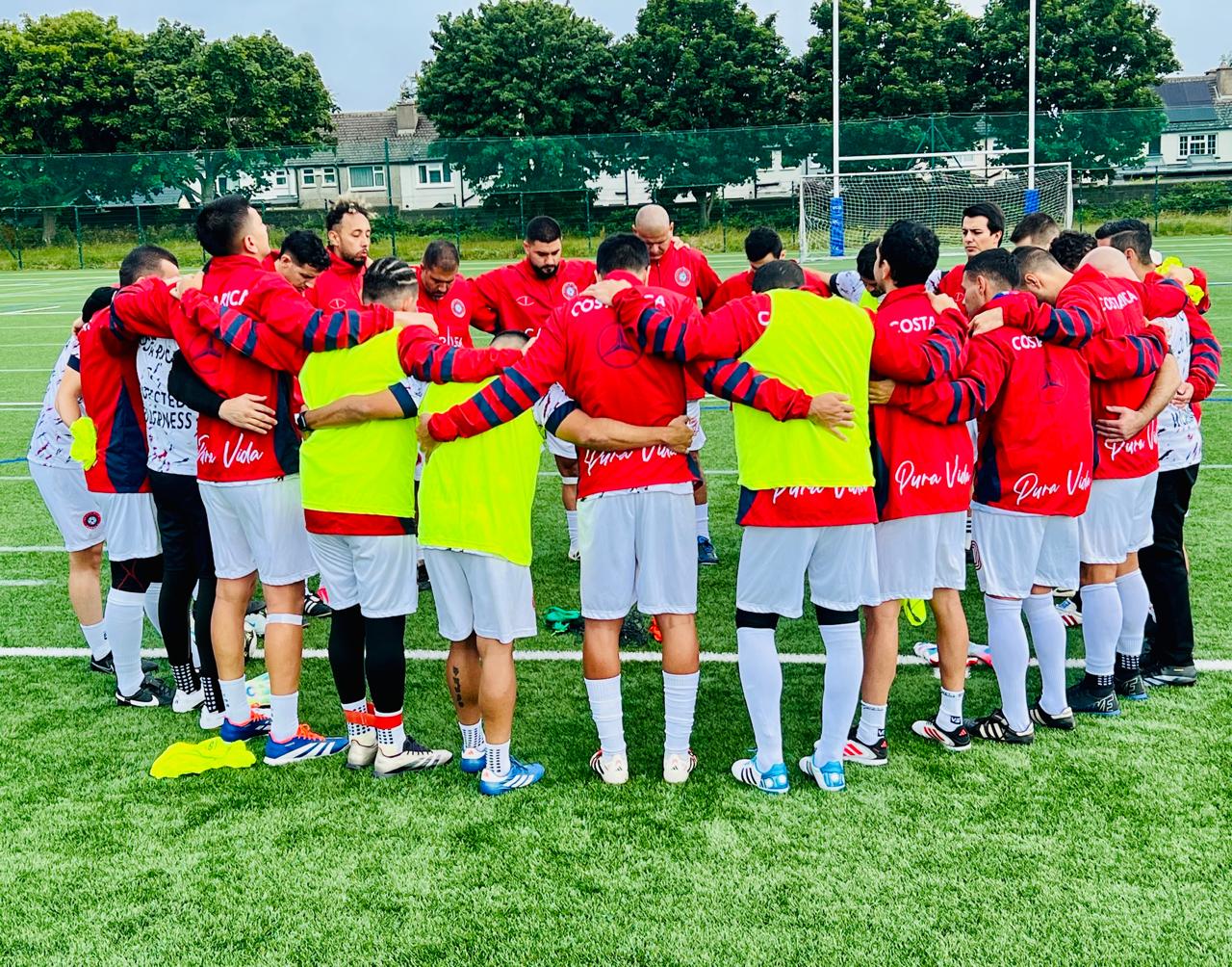 Ellos forman parte de la Selección de Fútbol Médico de Costa Rica en la categoría abierta.
